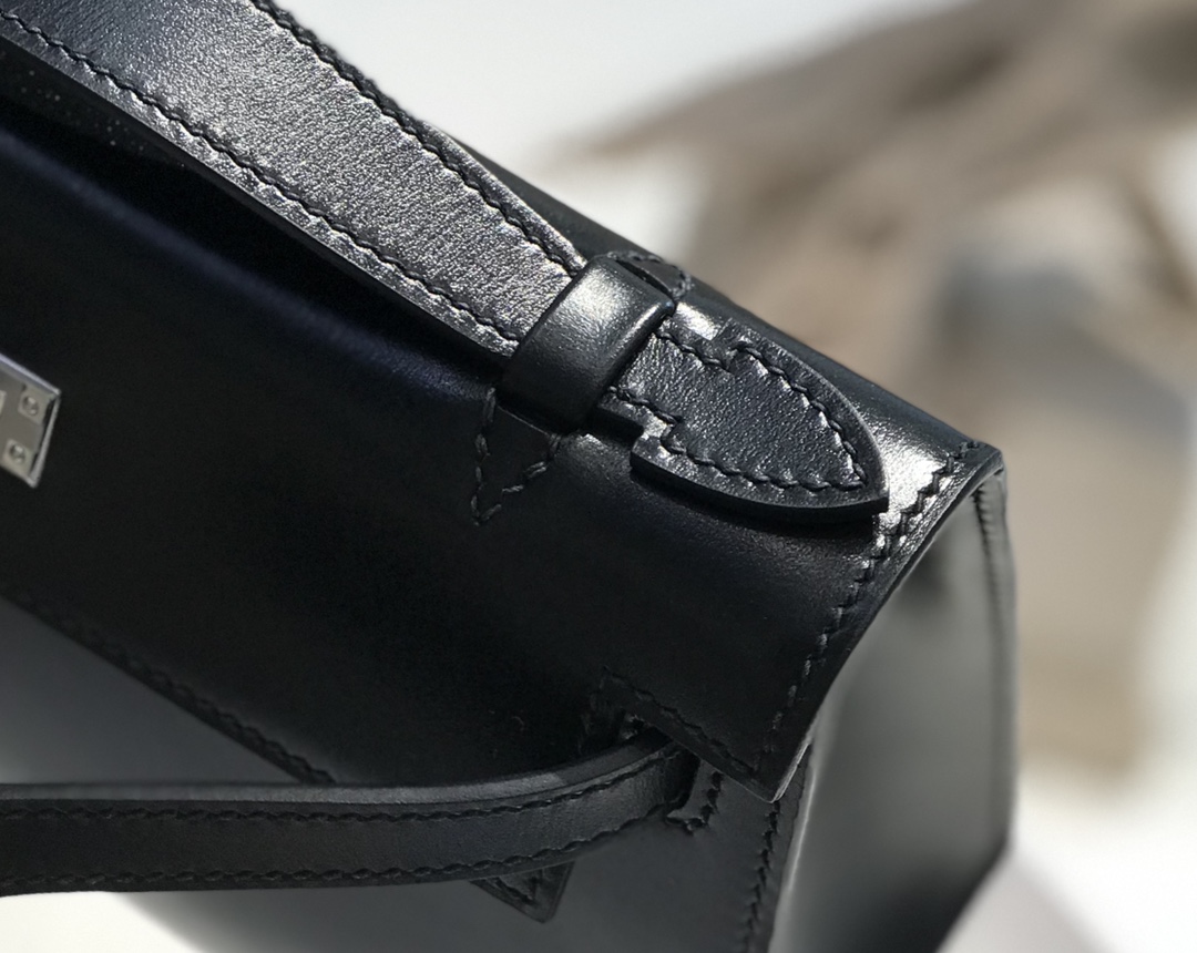 Túi xách hermes minikelly box màu đen 