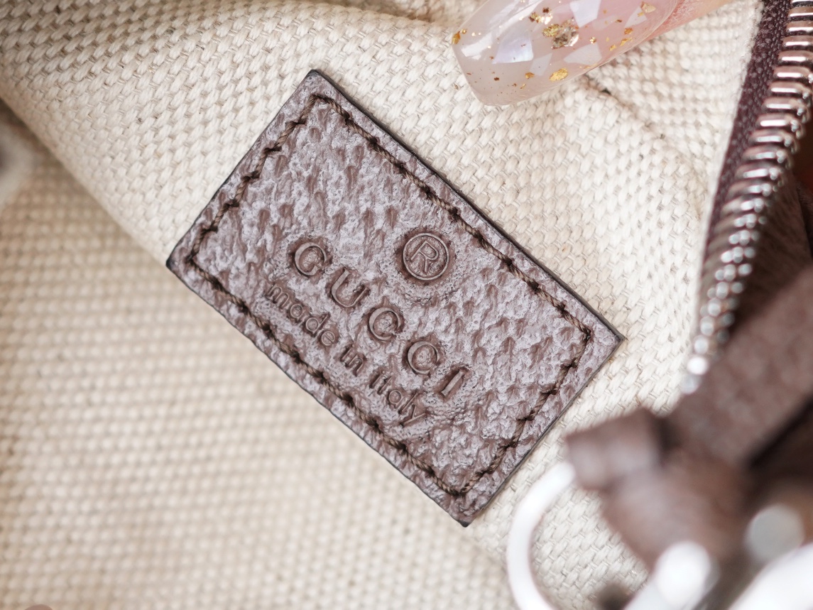 Sac à épaule Gucci Attache petite taille 699409 (logo) 