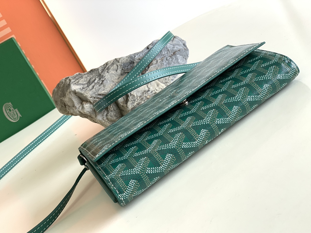 Goyard Varenne M8118 (green)
