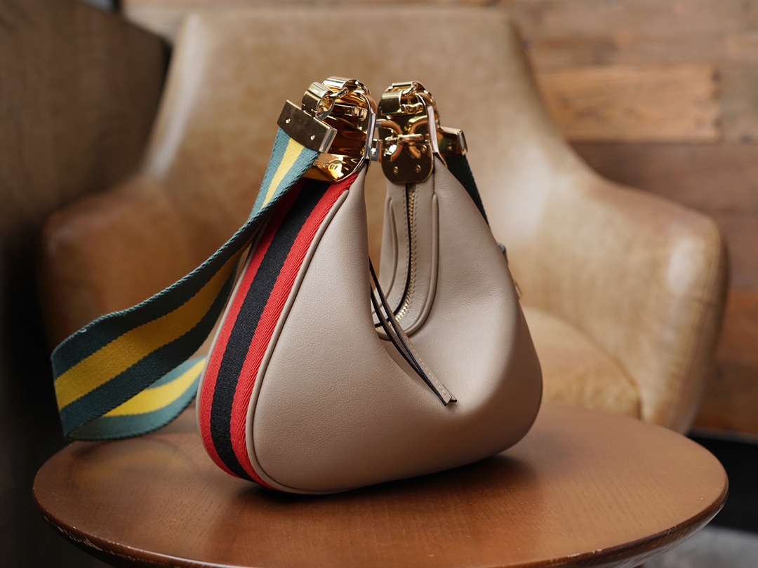 Sac à épaule Gucci Attache petite taille 699409 (brow) 