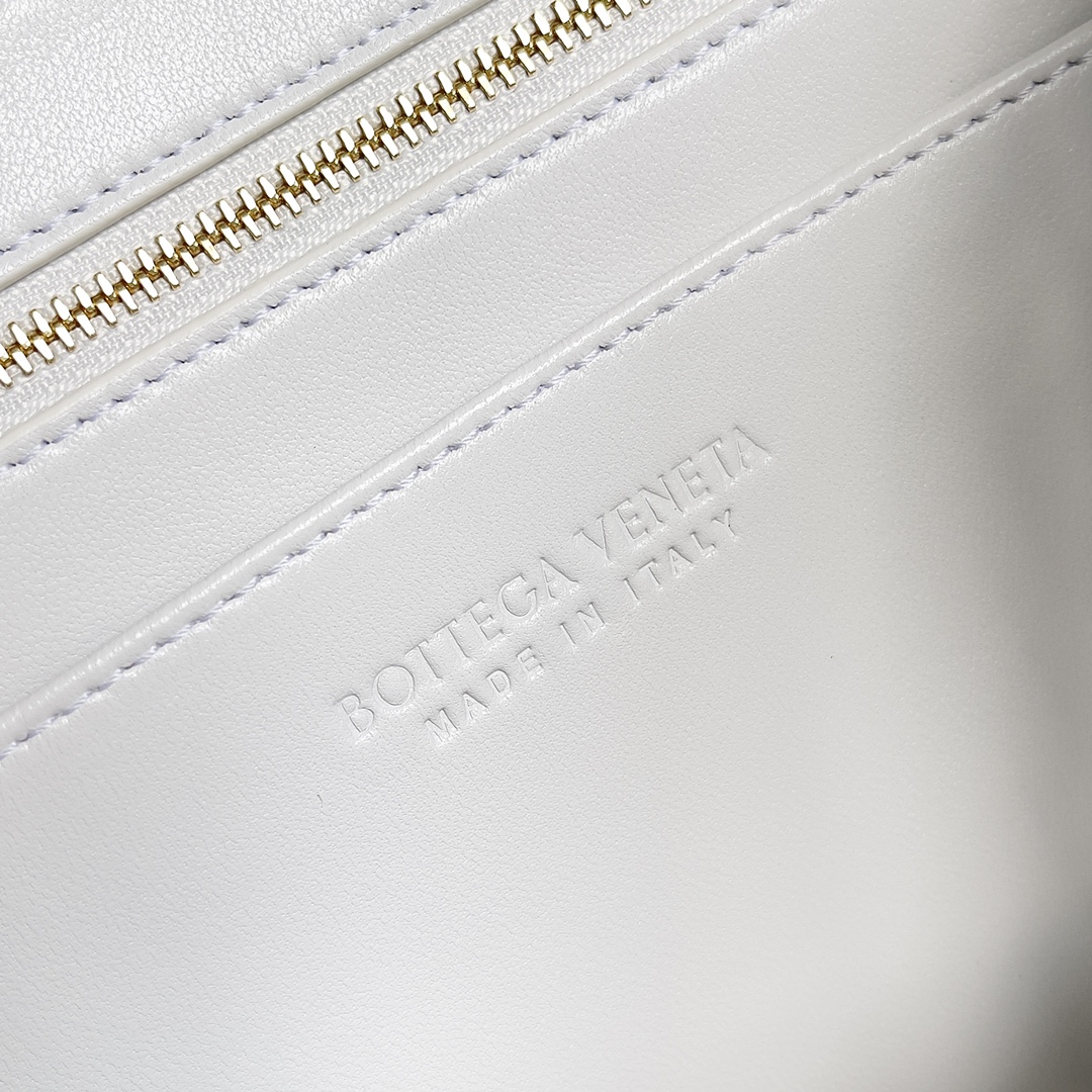 Túi xách nữ bottega veneta màu trắng 754990