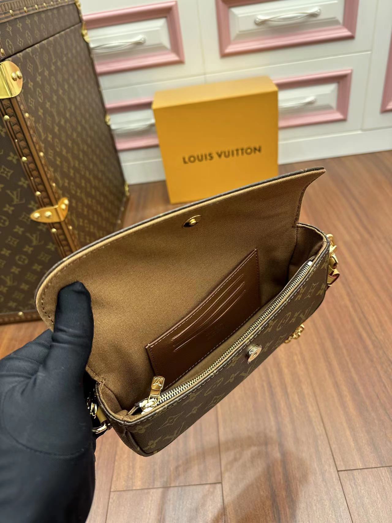 Túi Đeo Vai Nữ Louis Vuitton LV Ivy Wallet On Chain Bag M81911 Màu Nâu Đen