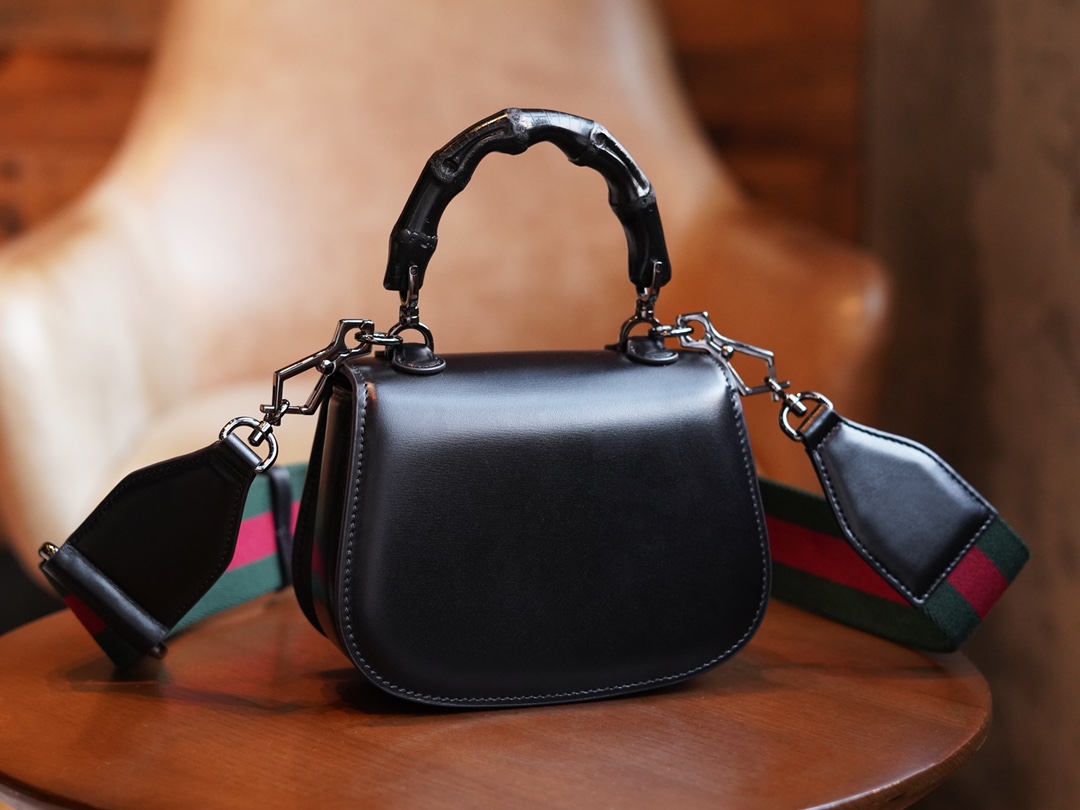 Túi Xách Nữ Gucci Bamboo 1947 686864 Màu Đen 