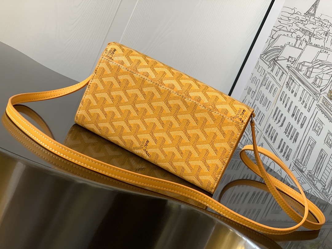 Goyard Varenne M8118 (yellow)