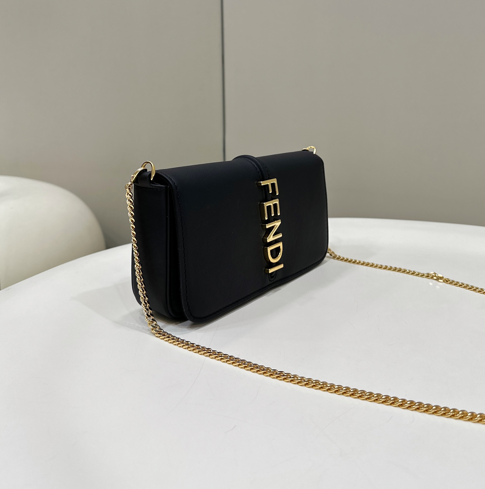 TÚI NỮ BASIC FENDI 8BS076 