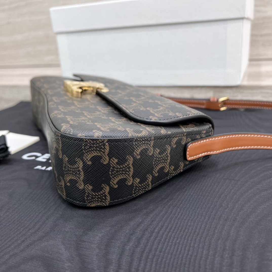Túi Xách Celine Lola Triomphe 115532 Canvas