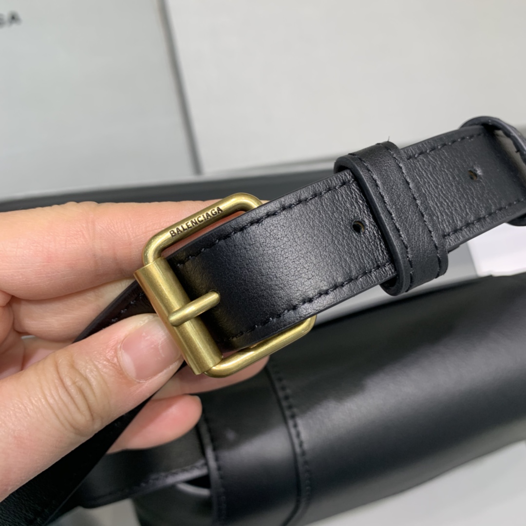 TÚI ĐEO NỮ BALENCIAGA 180609 MÀU ĐEN 