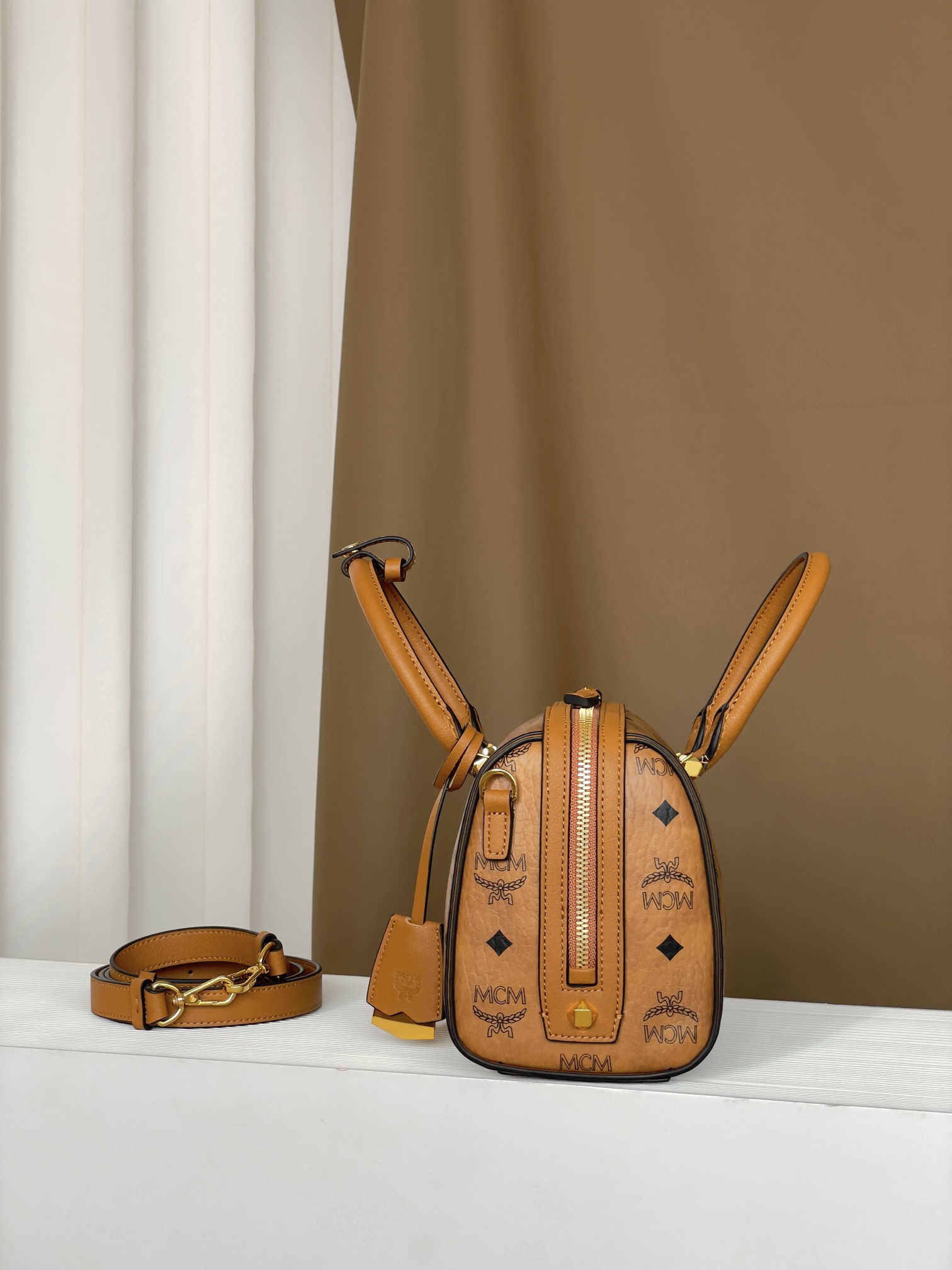 MCM AREN VISETOS 03CO001 (BROWN)
