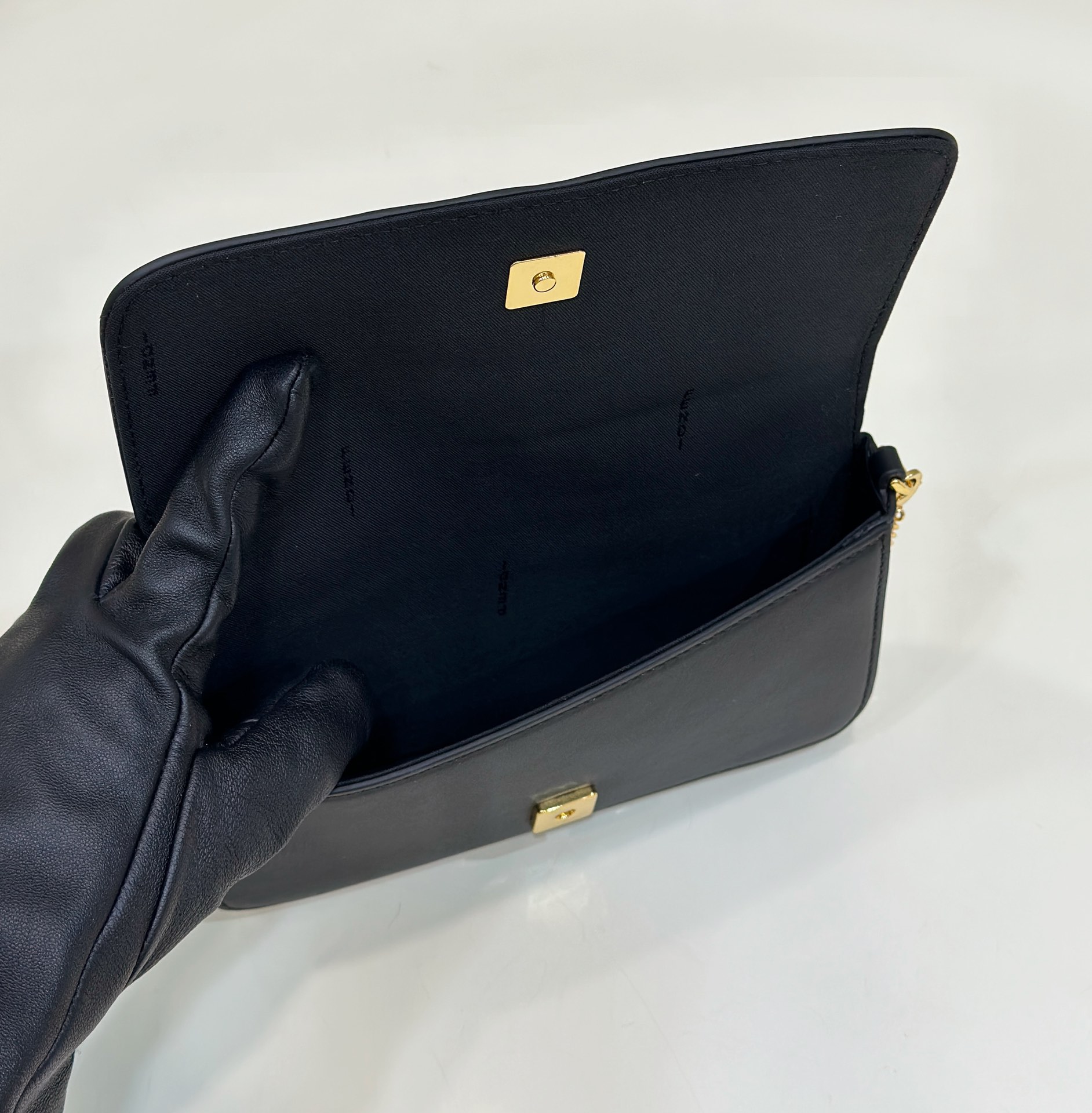 TÚI NỮ BASIC FENDI 8BS076 