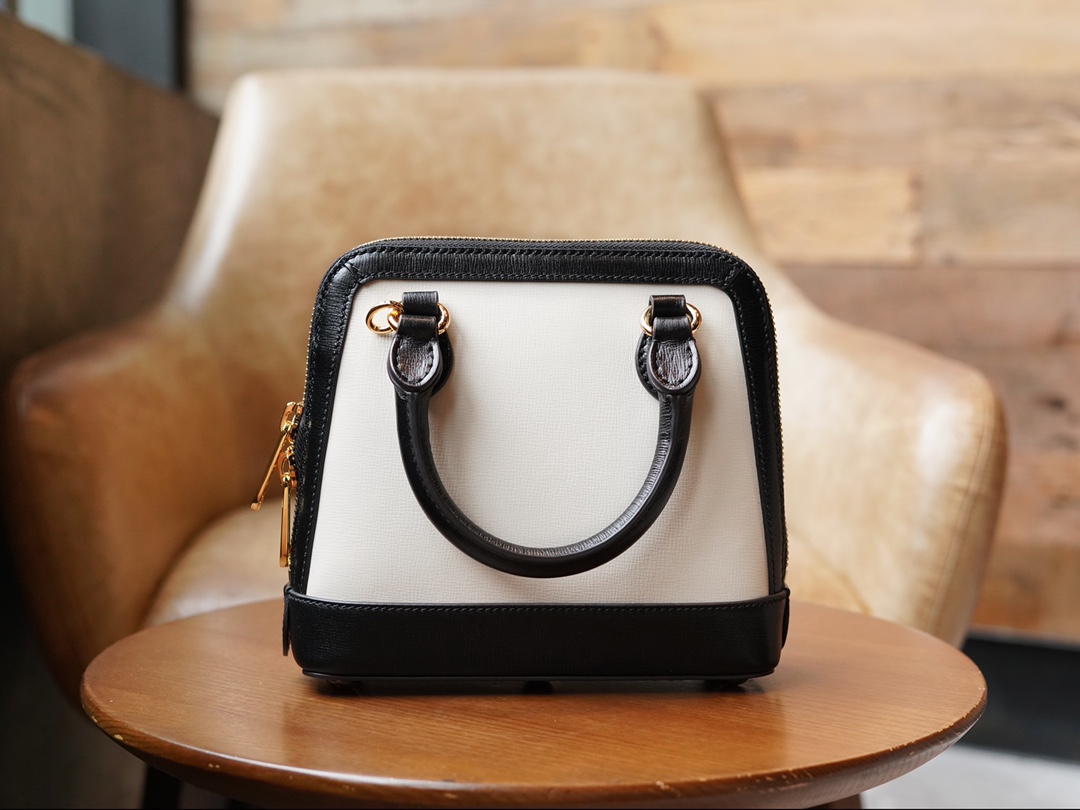 Túi Xách Nữ Mini Gucci Horsebit 1955 640716 Màu Trắng Mix Đen 