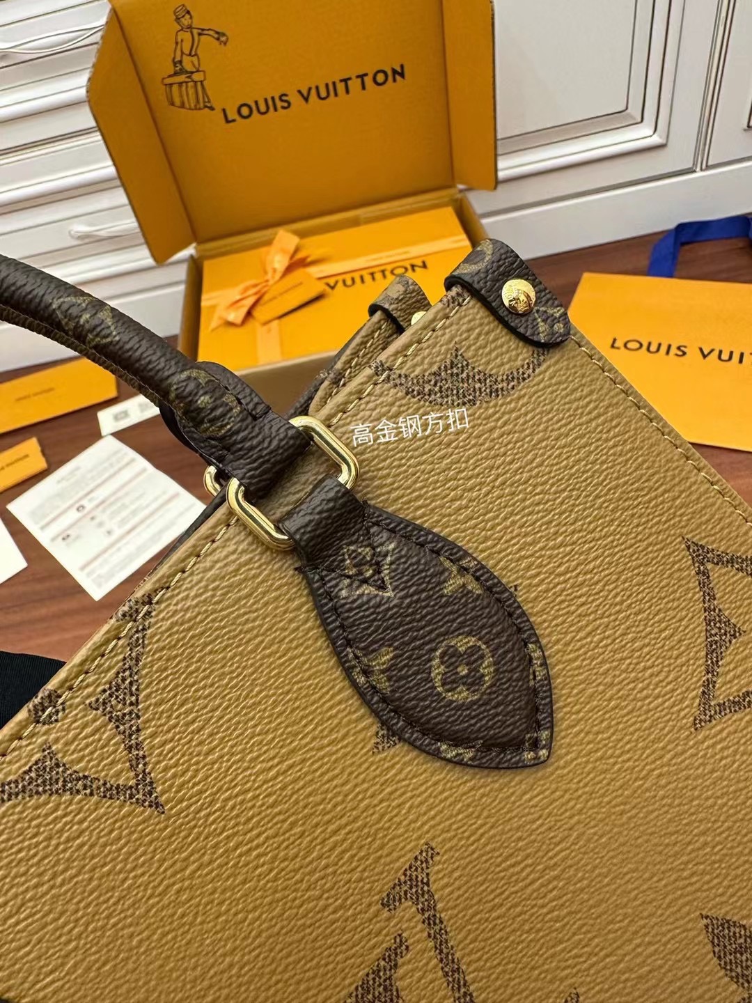 Túi Xách Tay Nữ Louis Vuitton LV On The Go M46373 Màu Nâu
