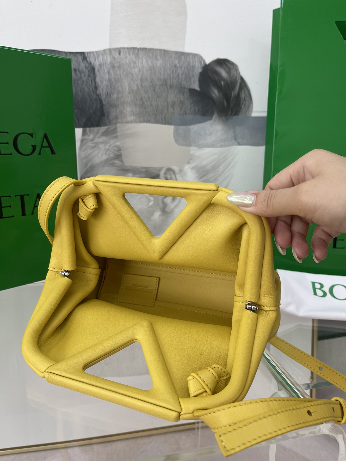 Bottega Veneta Poin Màu Vàng 
