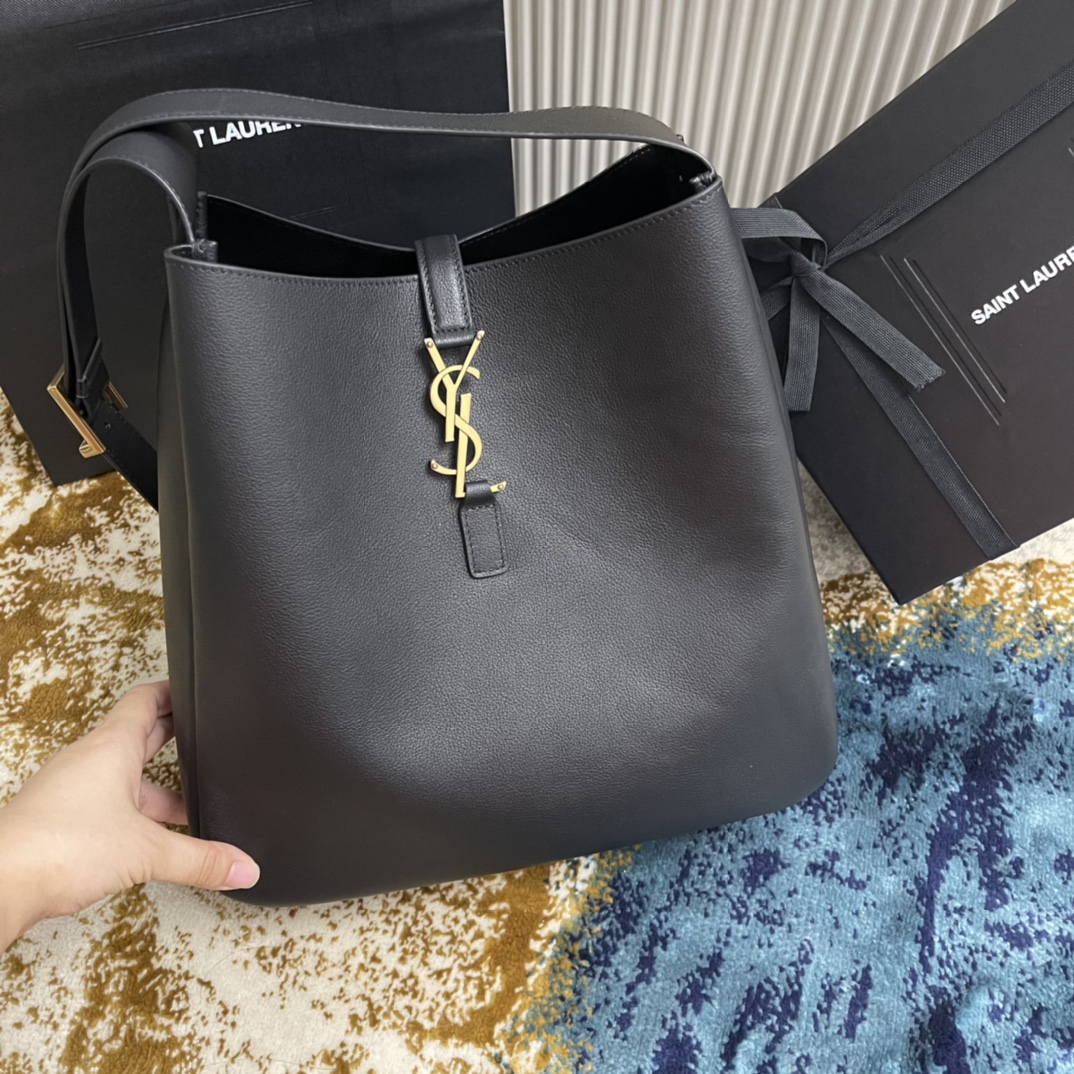 Túi xách YSL LE 5À7 HOBO màu đen 753837 