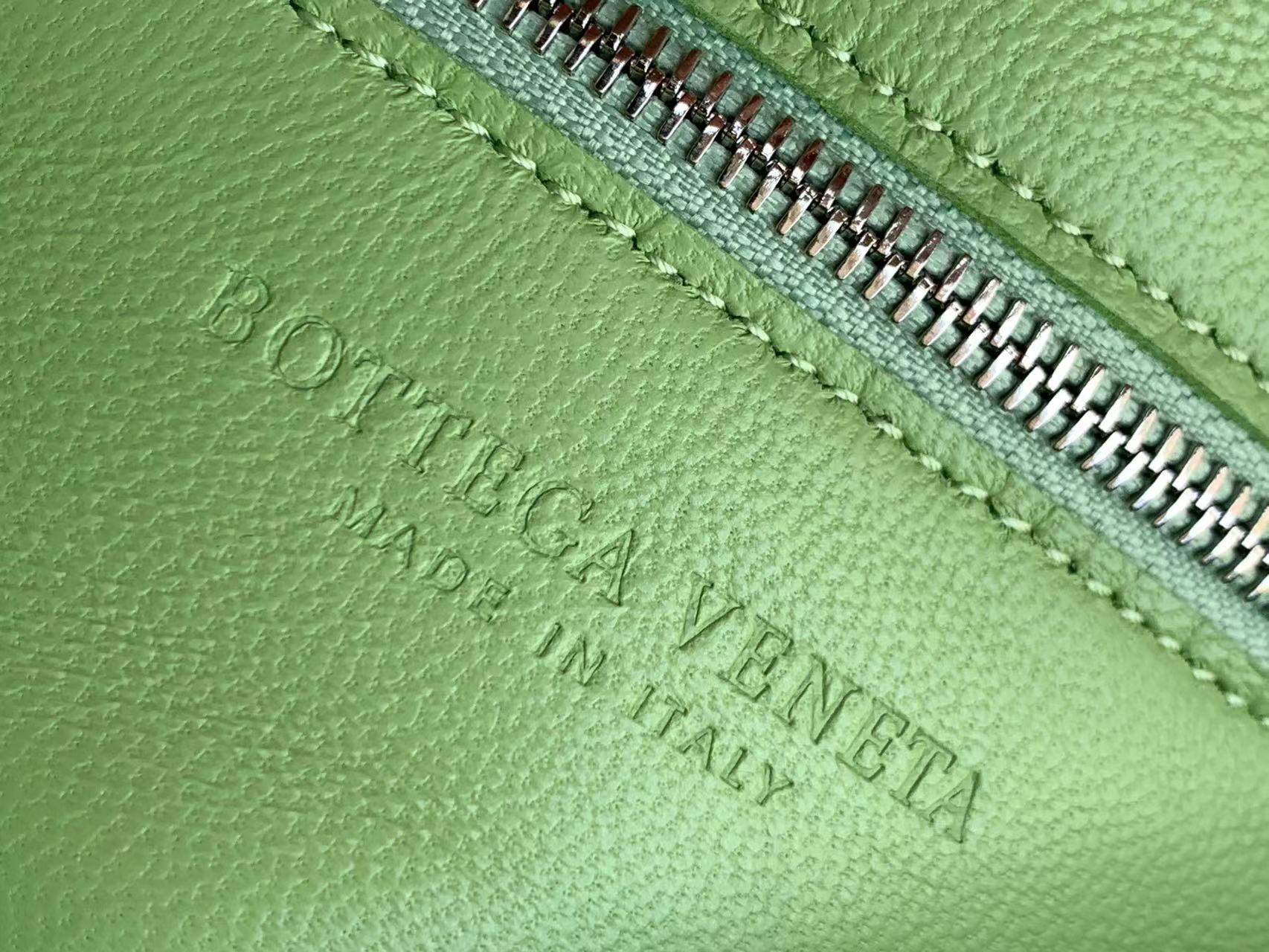 Bottega Veneta Cassette Màu Xanh Lá