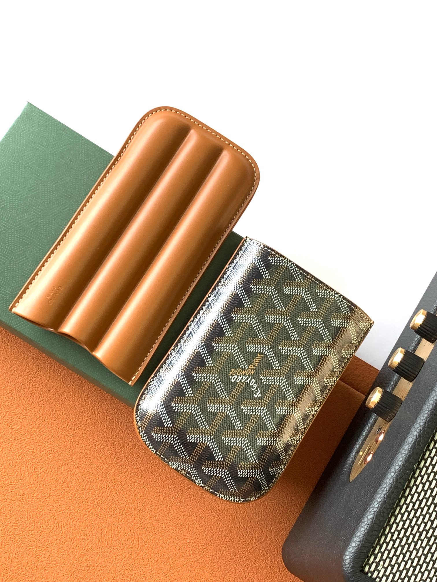 GOYARD CHURCHILL 8213 (brown)