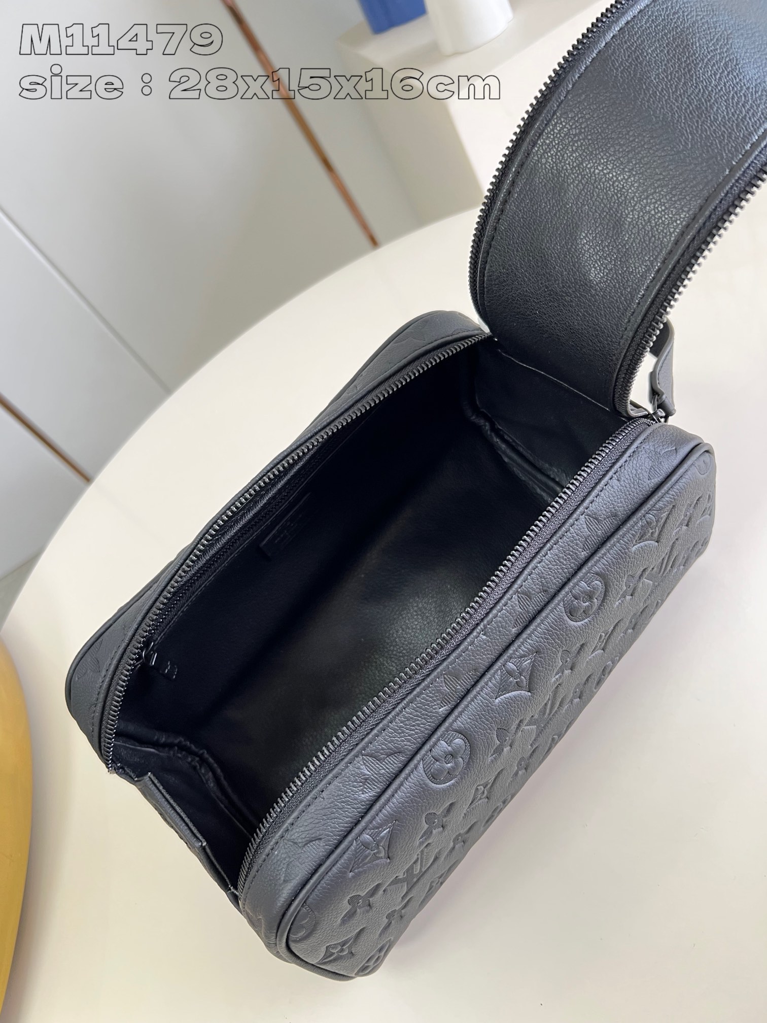 Túi Nam Louis Vuitton Dopp Kit M11479 black