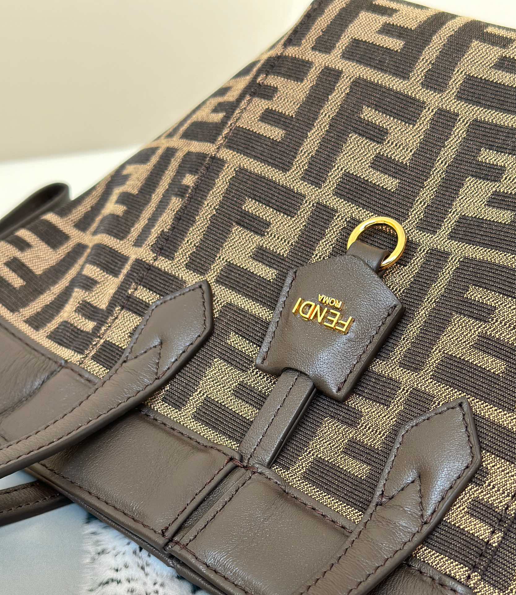 TÚI XÁCH NỮ FENDI 8626s 
