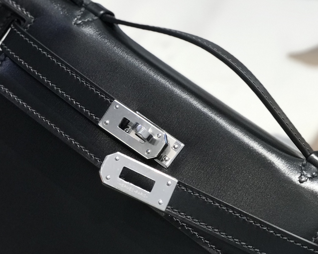 Túi xách hermes minikelly box màu đen 