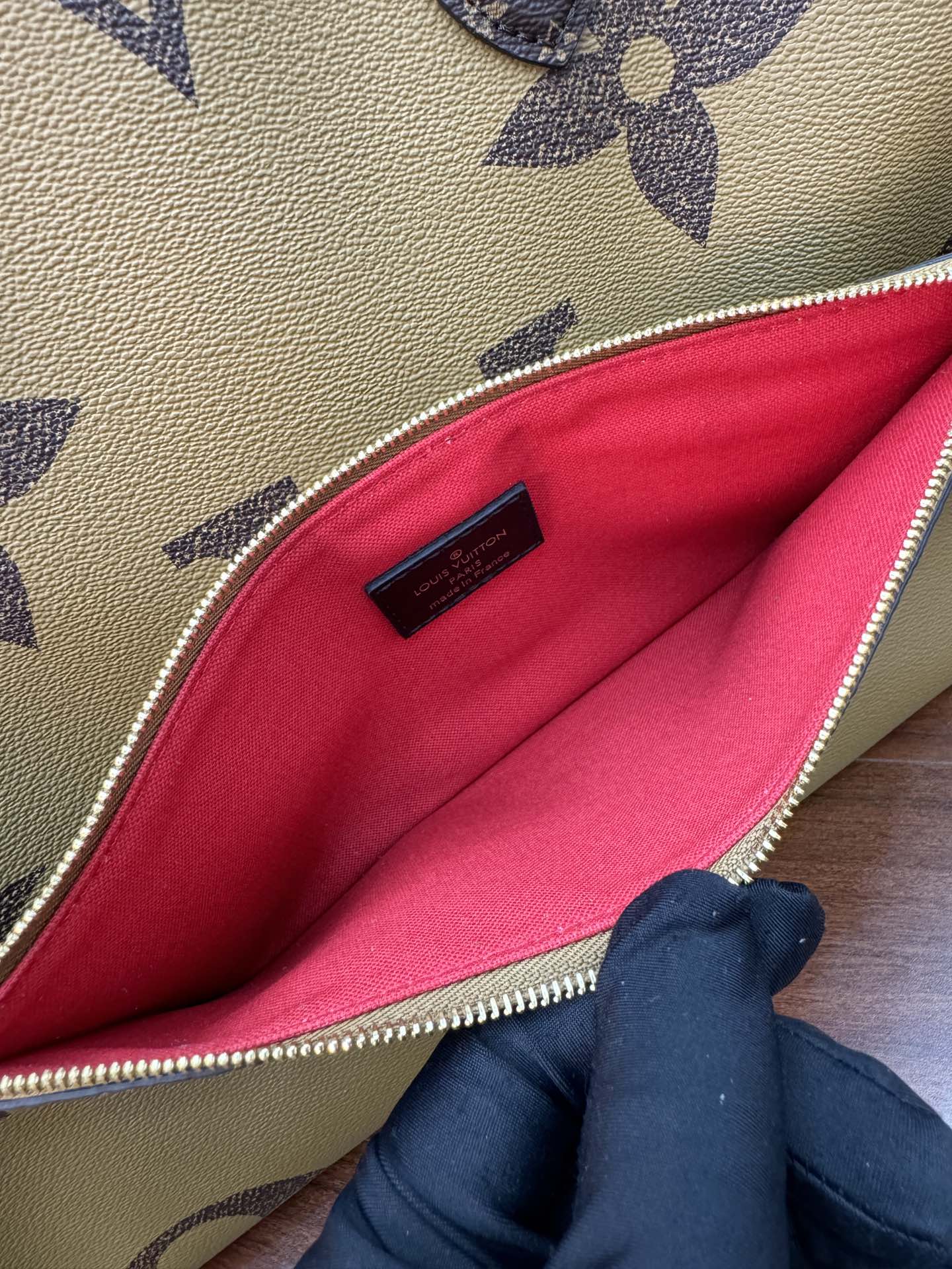 Cabas OnTheGo Voyage M46823 
