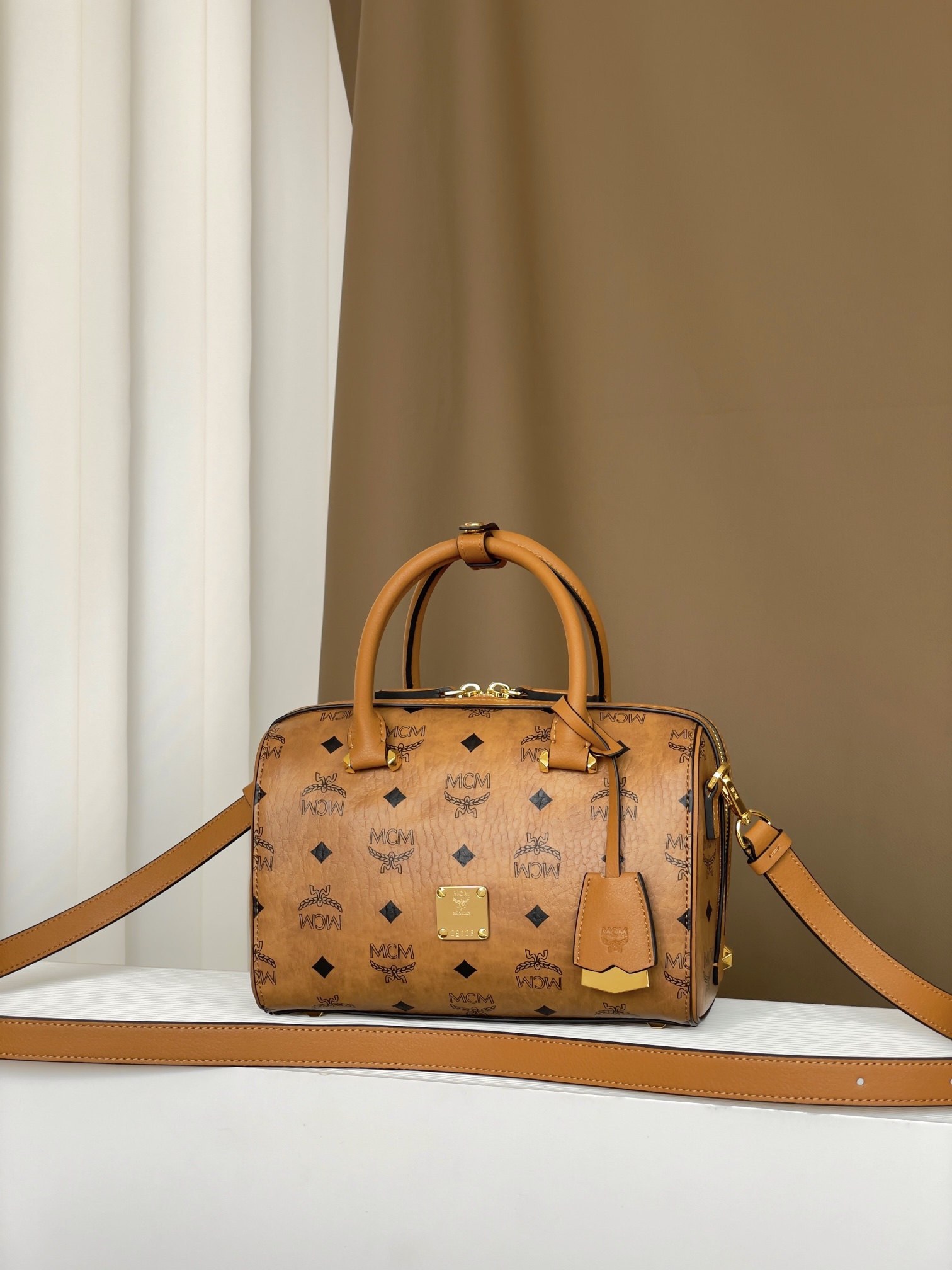 MCM AREN VISETOS 03CO001 (BROWN)