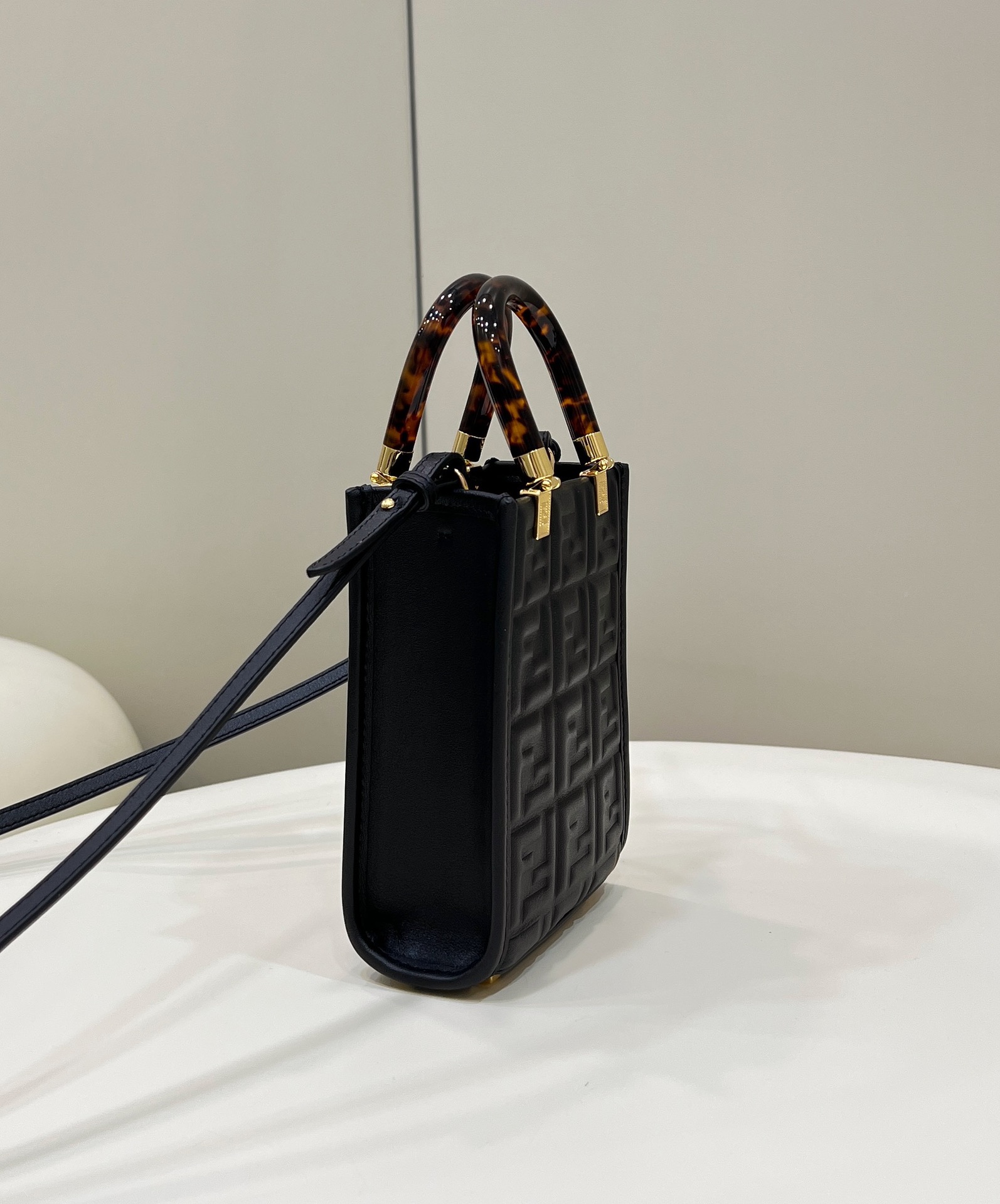 TÚI TOTE MINI FENDI 8597