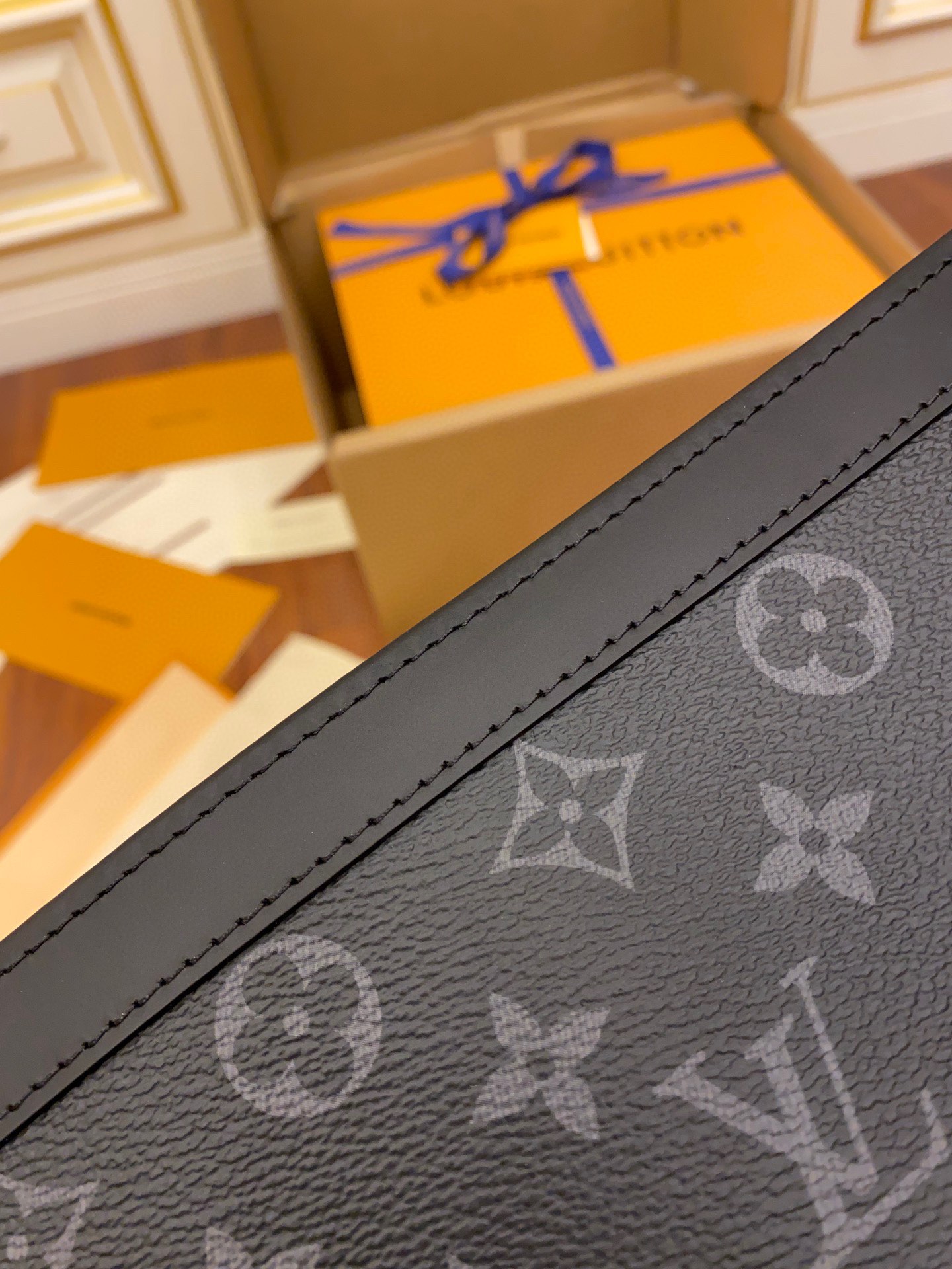 Clutch Cầm Tay Pochette Voyage MM M61692