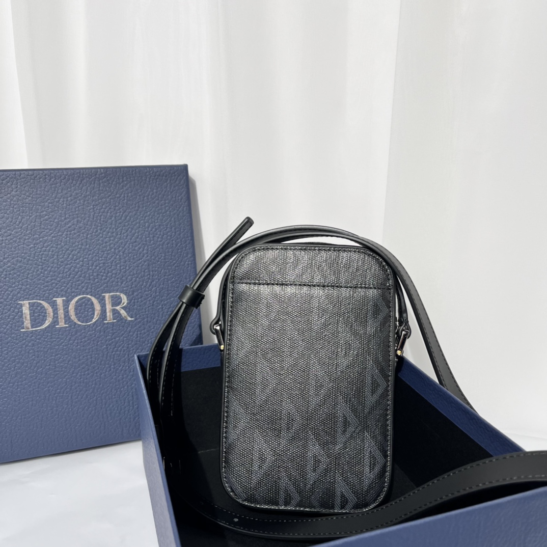 Túi Xách Nam Dior Hit the Road Màu Đen 9945