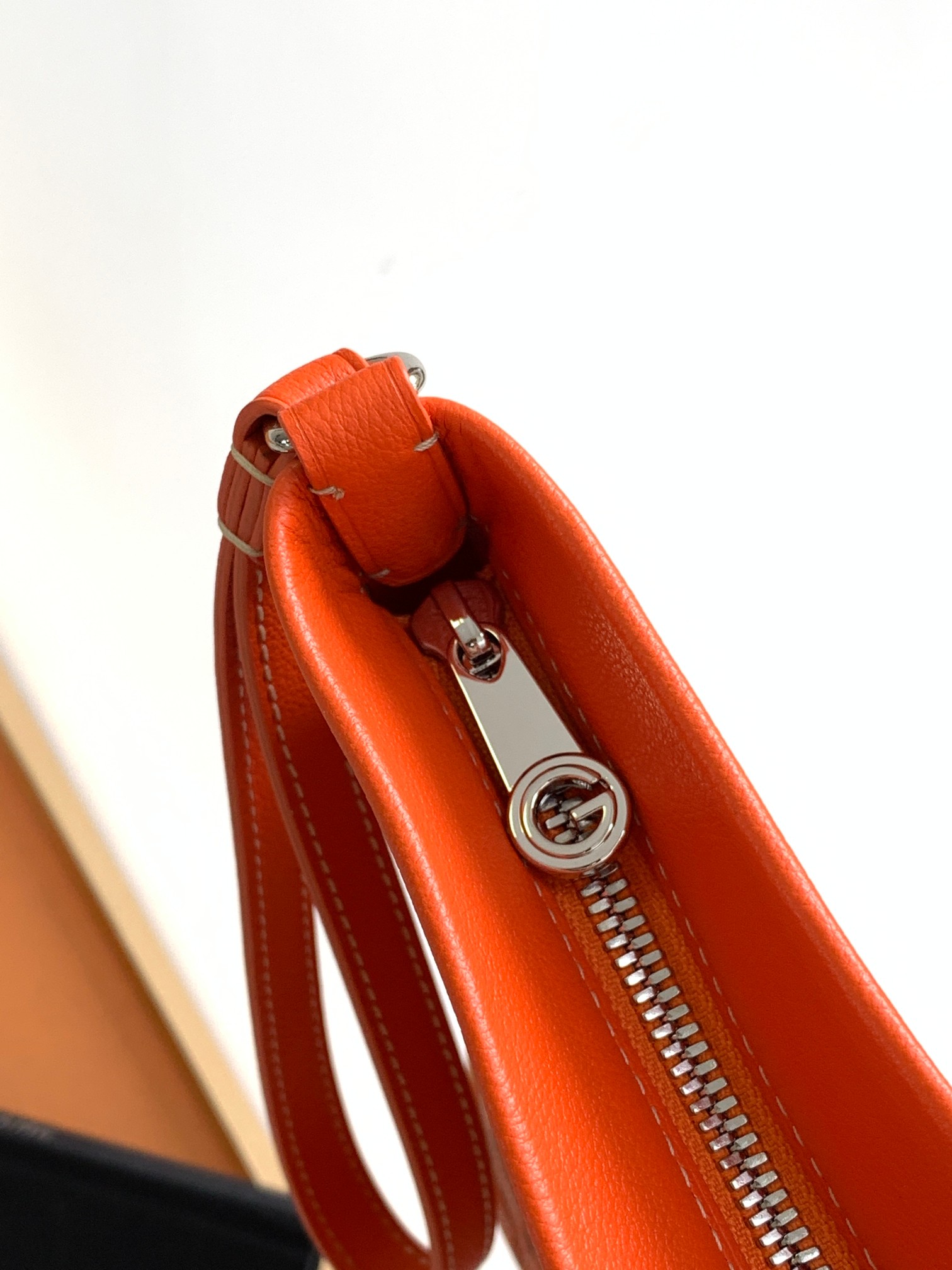 GOYARD CONTI 8811 (orange)