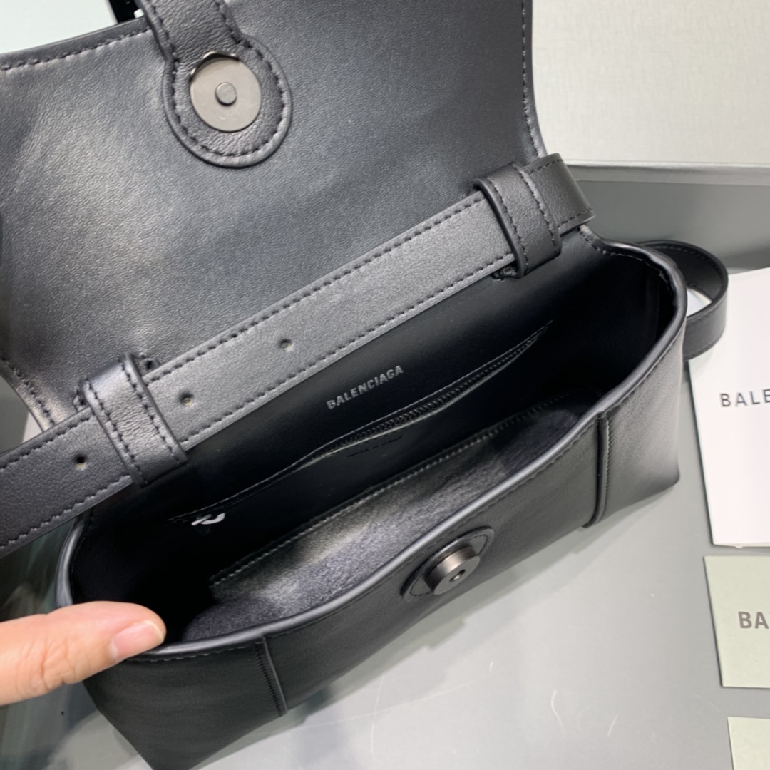 Túi xách nữ BALENCIAGA màu đen 180609