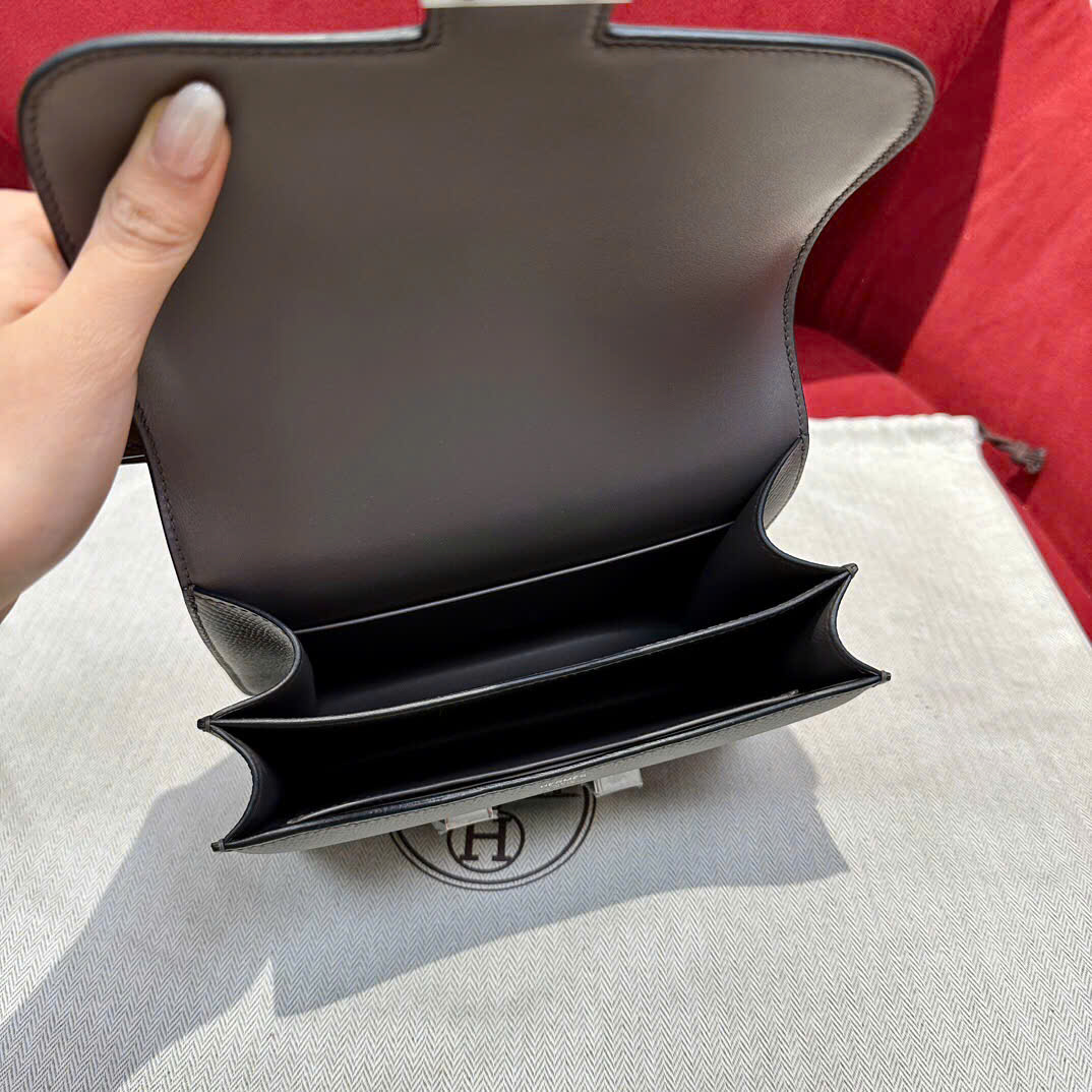Túi xách Hermes Constance màu xám logo bạc 