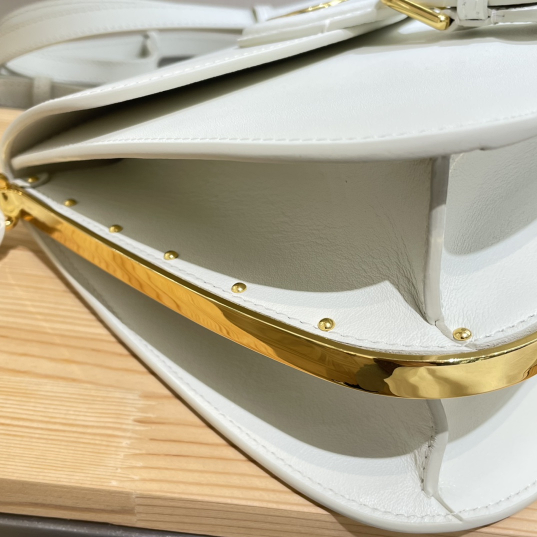 TÚI DIOR BOBBY FRAME MÀU TRẮNG