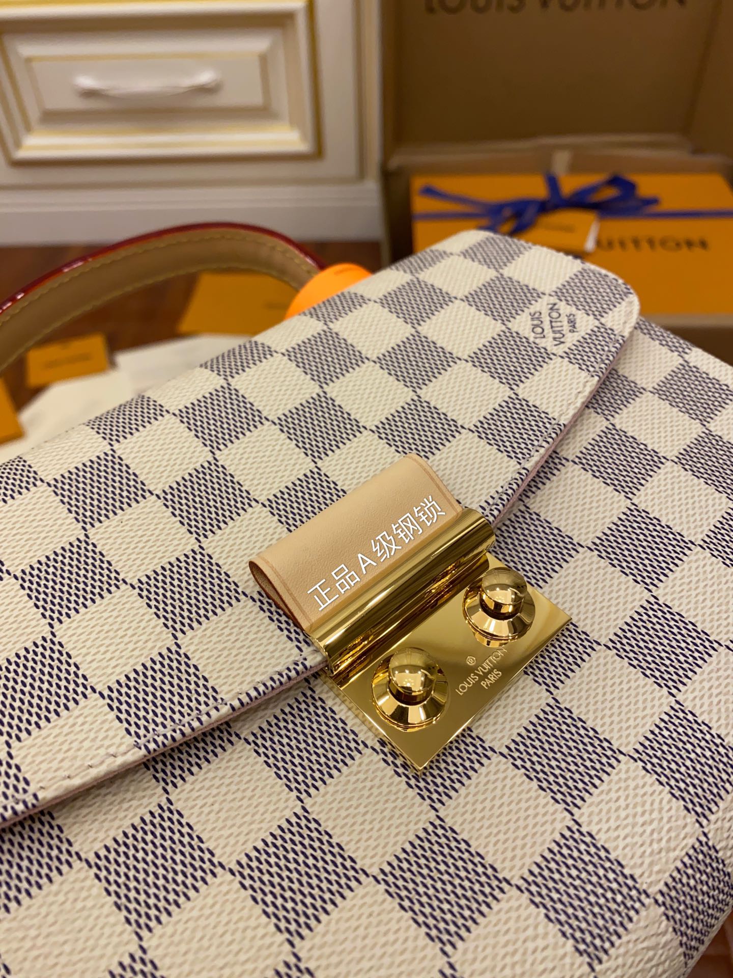 CROISETTE DAMIER M41581