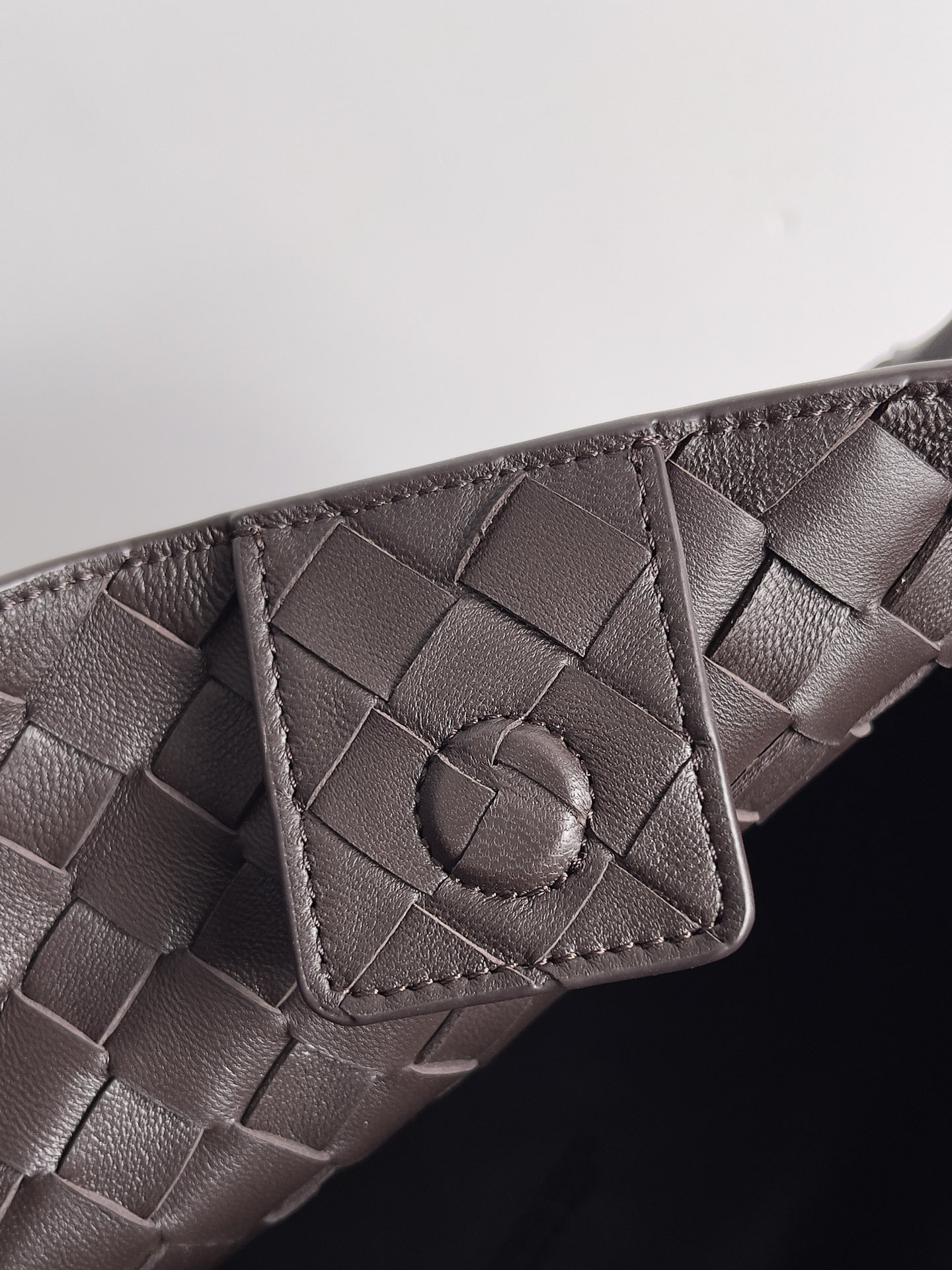 Túi xách nữ bottega veneta màu nâu 796571
