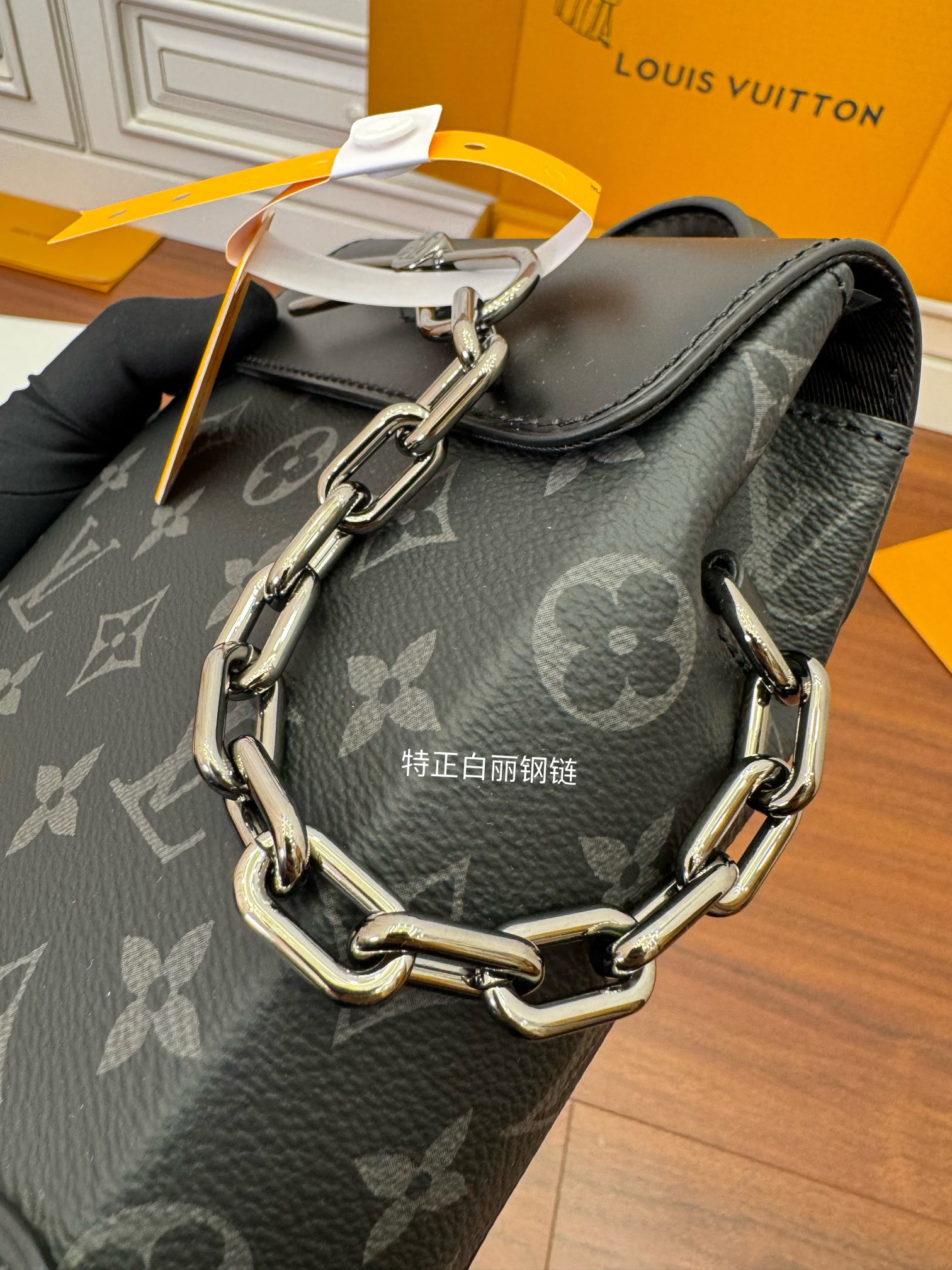 Túi Nam Sac Nano Steamer m82774 Màu Đen