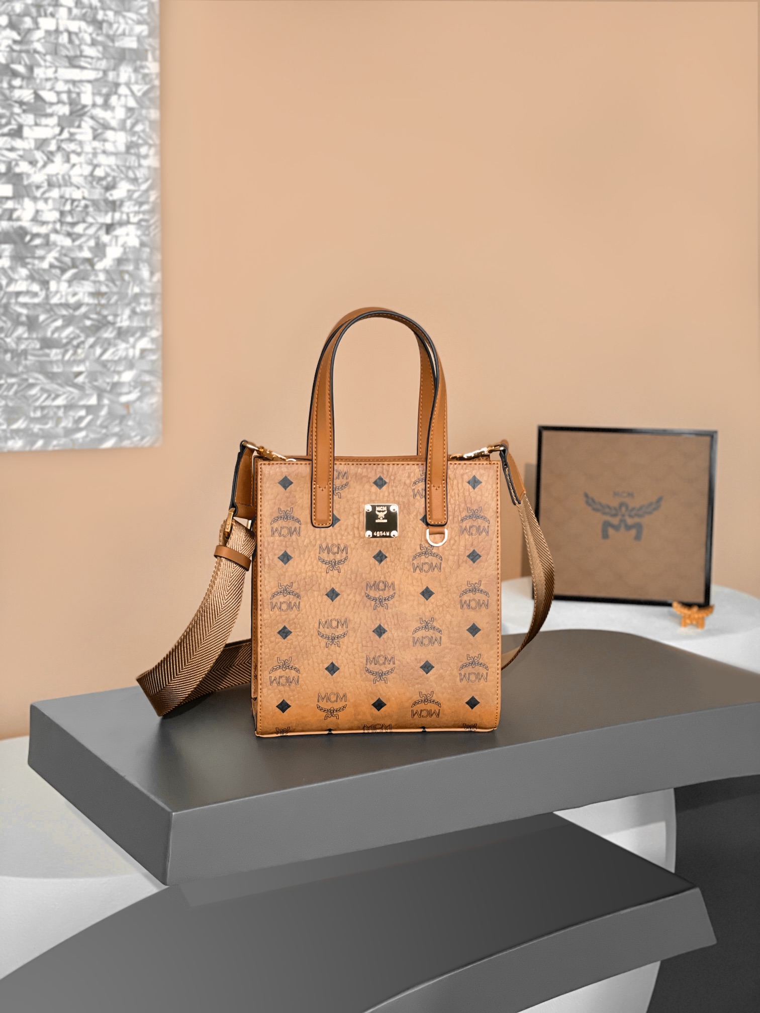MCM KLASSIK VISETOS 02CO001 (BROWN)