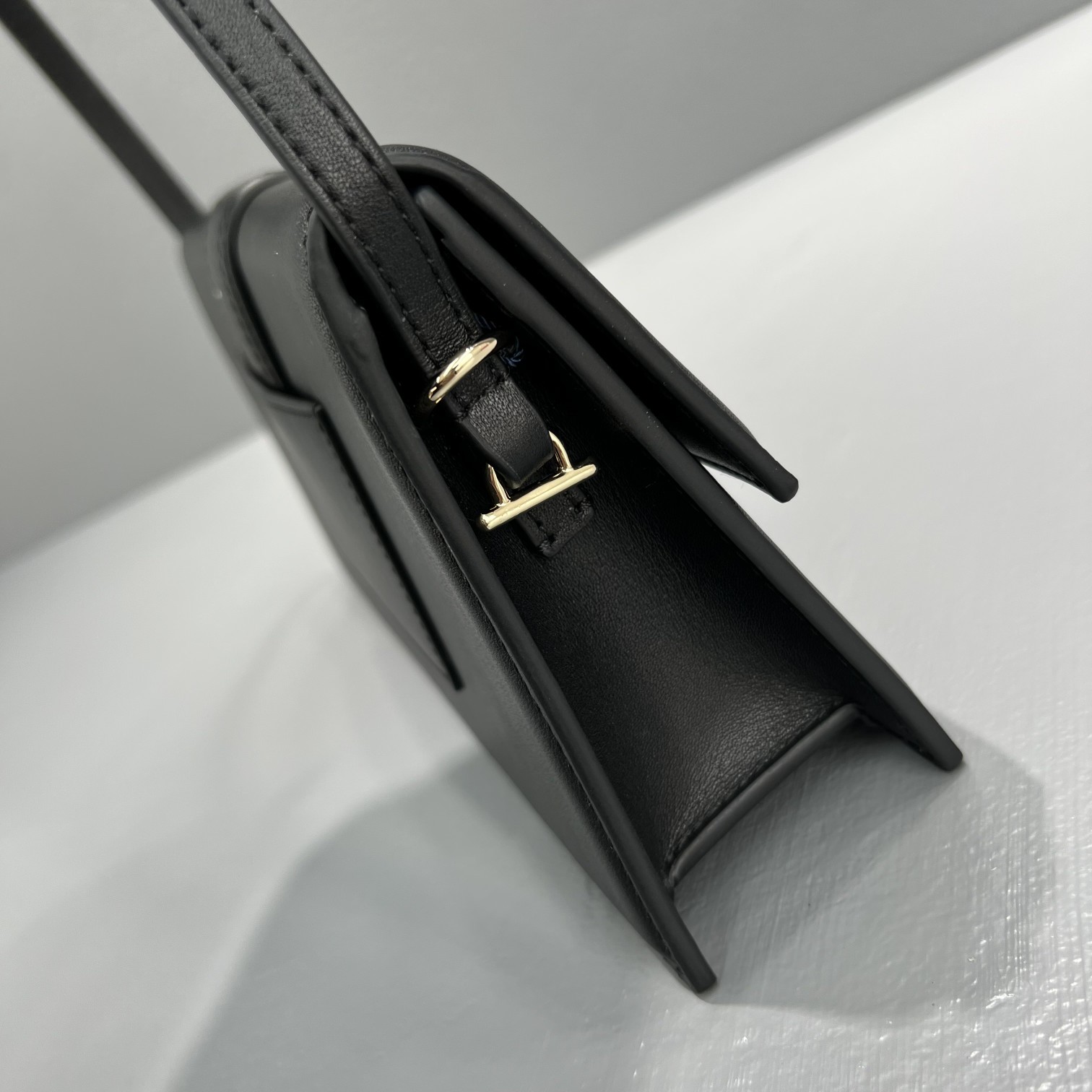 Túi Xách Jacquemus P98878 Màu Đen