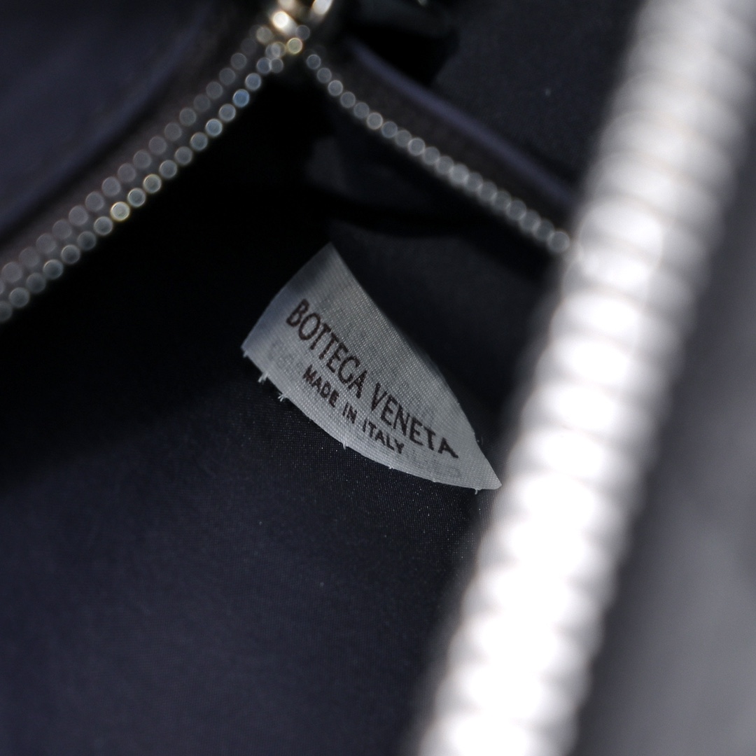 Túi Xách Nam Bottega Veneta 7799 Màu Đen 