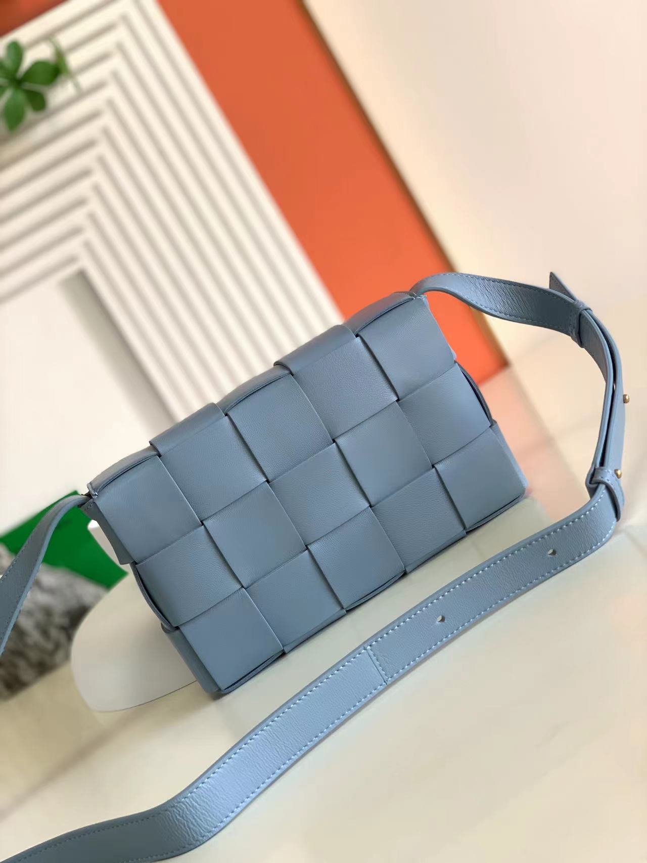Bottega Veneta Cassette Màu Xanh Dương 