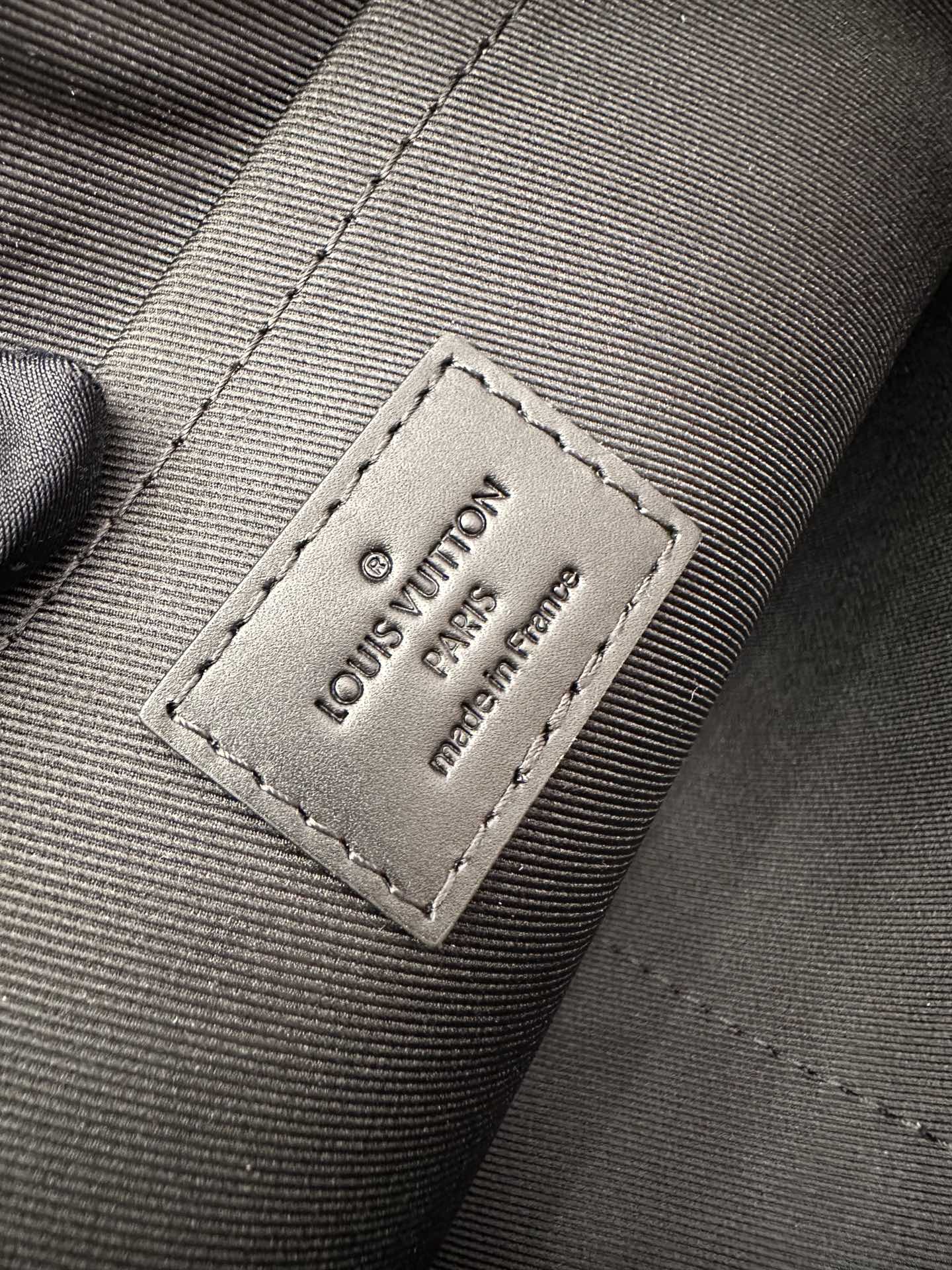 Túi NamPochette Voyage Souple m82543 Màu Đen 