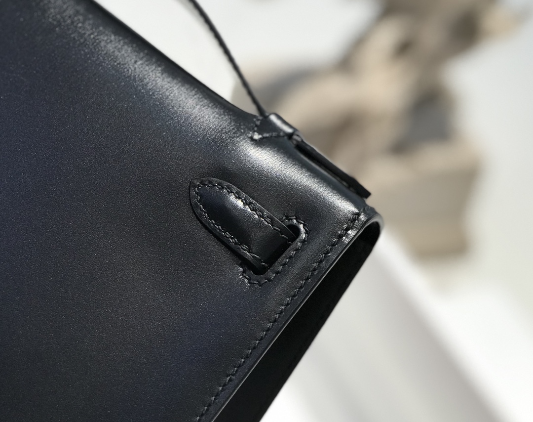 Túi xách hermes minikelly box màu đen 