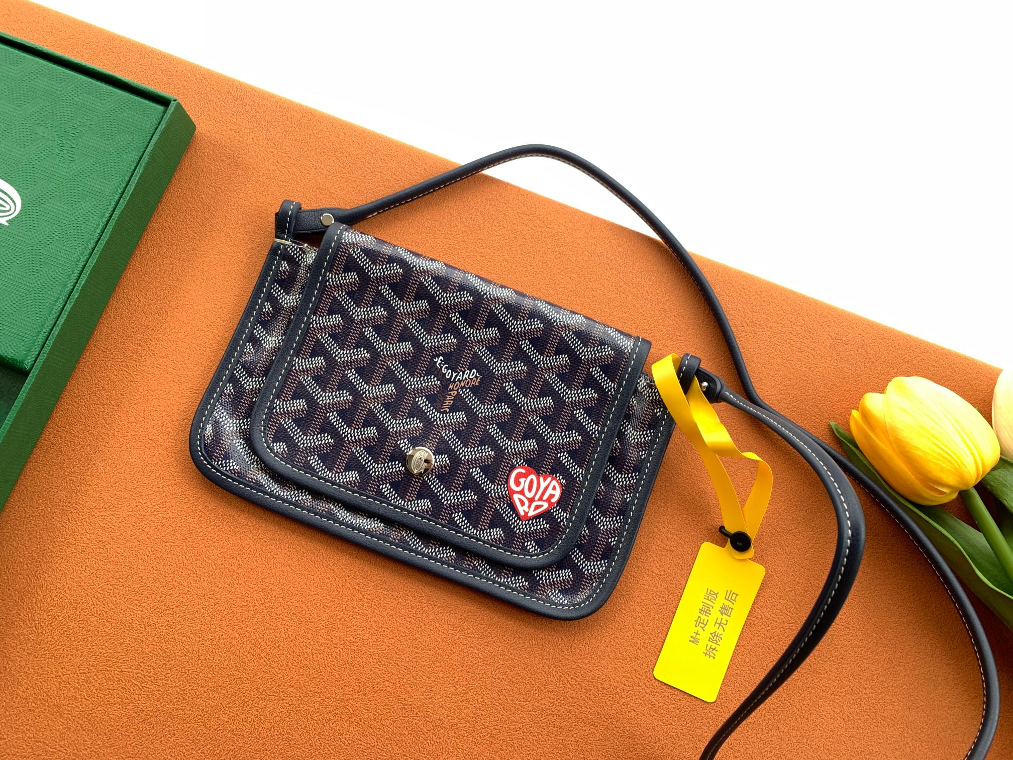 Goyard Plumet 8015 (black)