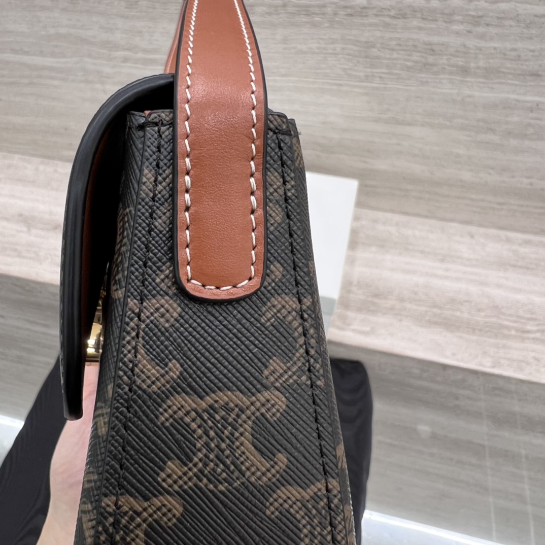 Túi Xách Celine Lola Triomphe 115532 Canvas