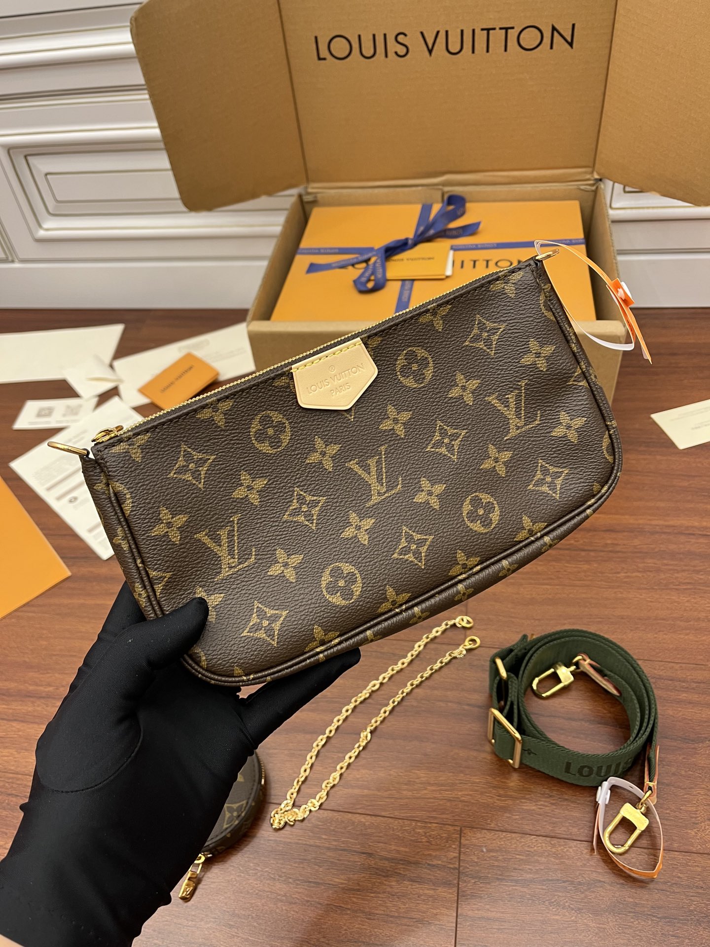 Túi Đeo Chéo Nữ Louis Vuitton LV Multi Pochette Accessoires M44813 Màu Xanh Rêu