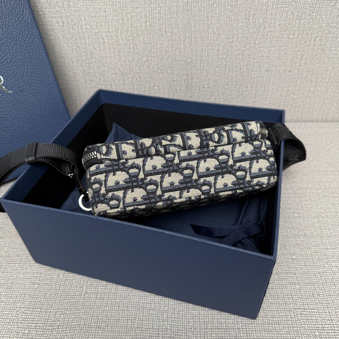 Túi xách Dior 9052 màu trắng 