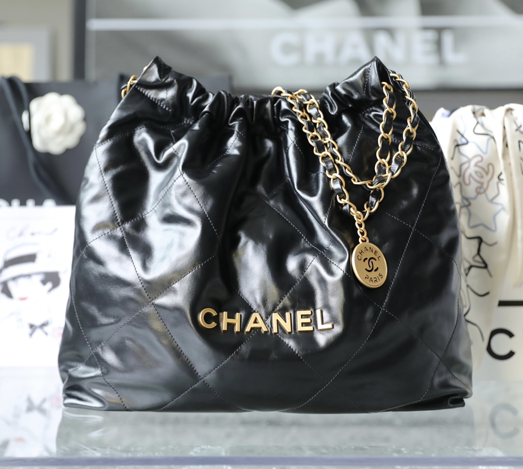 Túi xách Channel 22 Bag đen dây vàng 