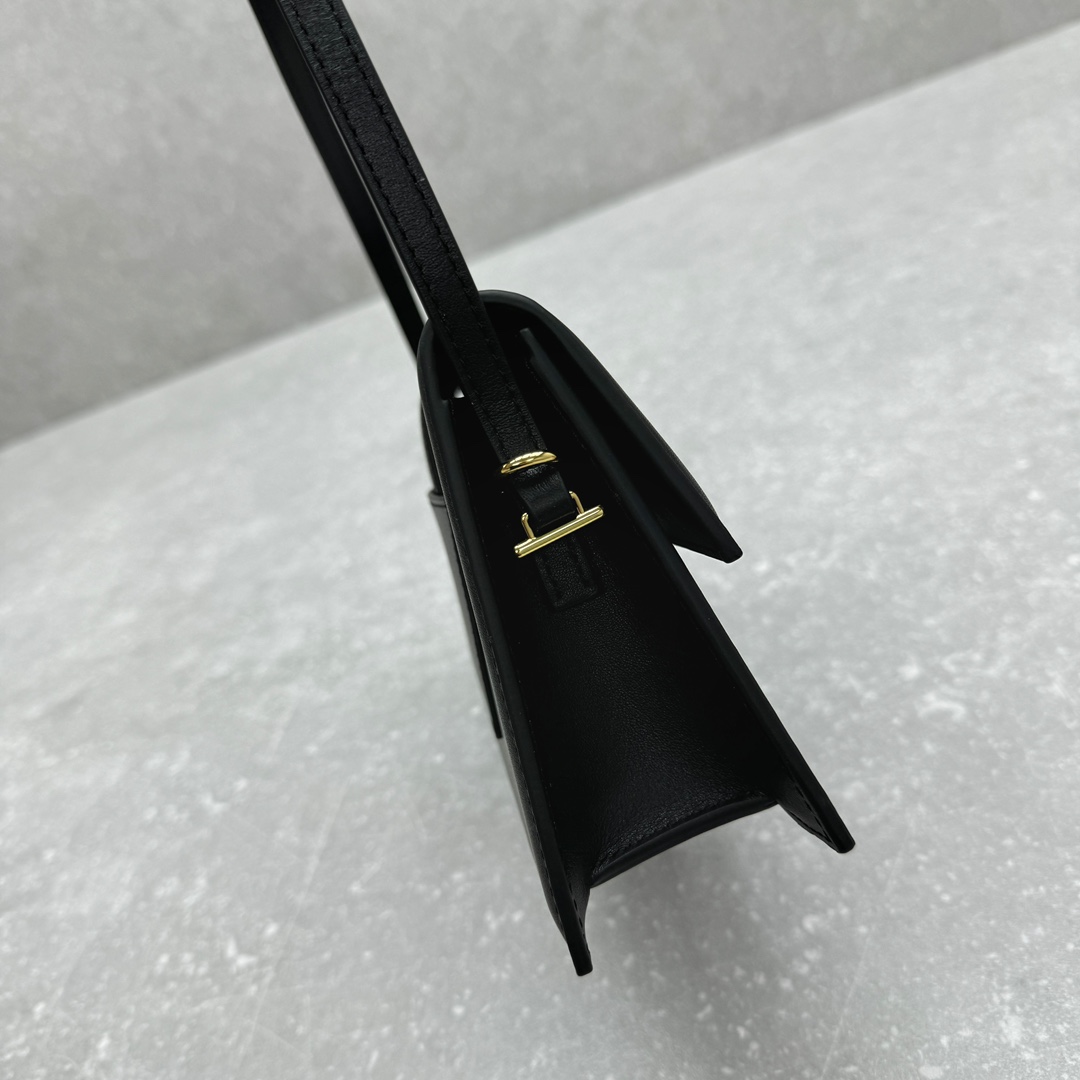 Túi Xách Nữ Jacquemus P98868 Màu Đen 