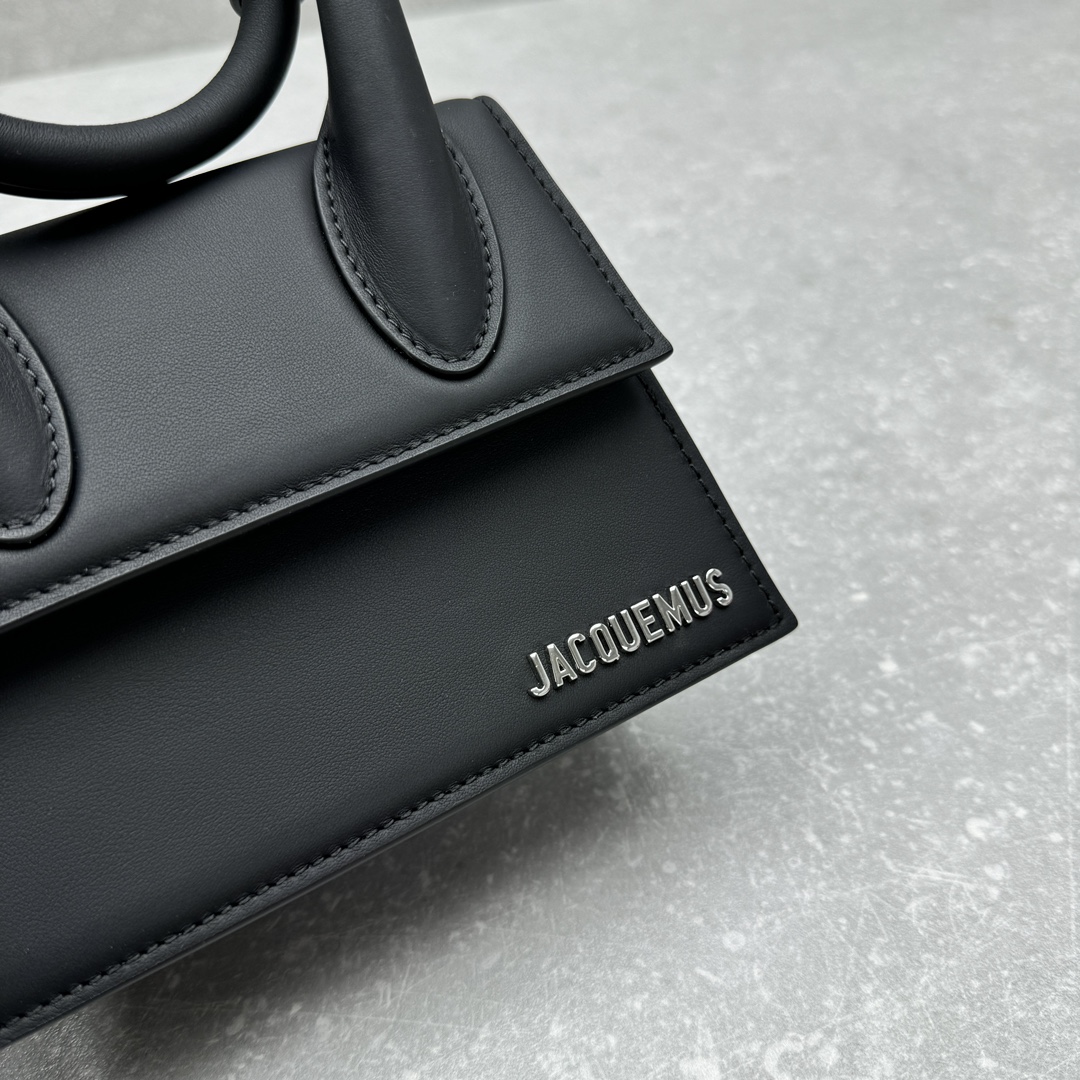 Túi Xách Jacquemus P98869 Màu Đen 