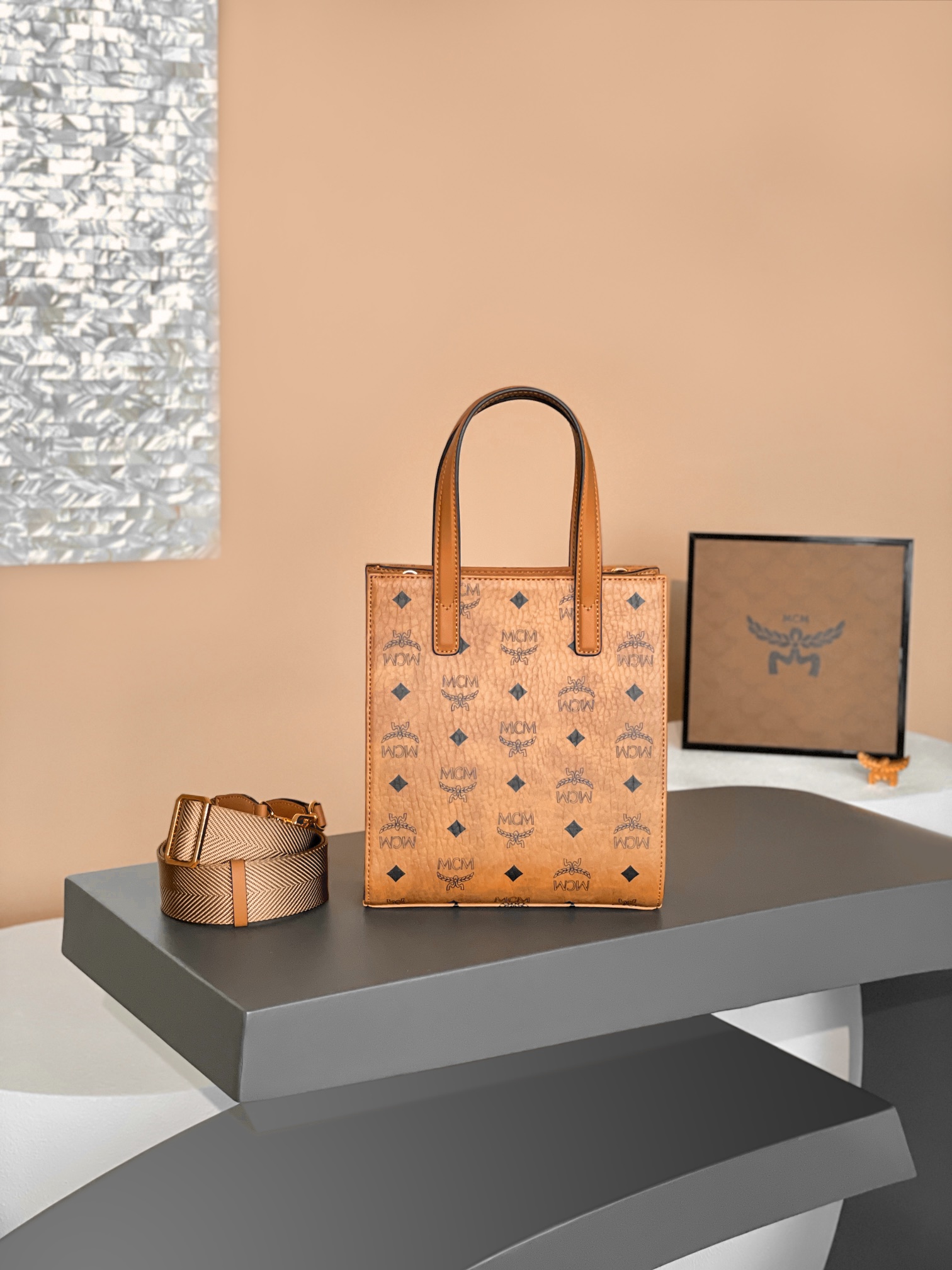 MCM KLASSIK VISETOS 02CO001 (BROWN)