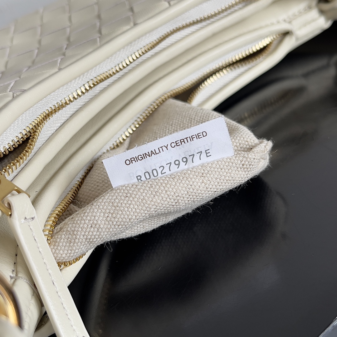 Túi xách nữ bottega veneta màu be 796638